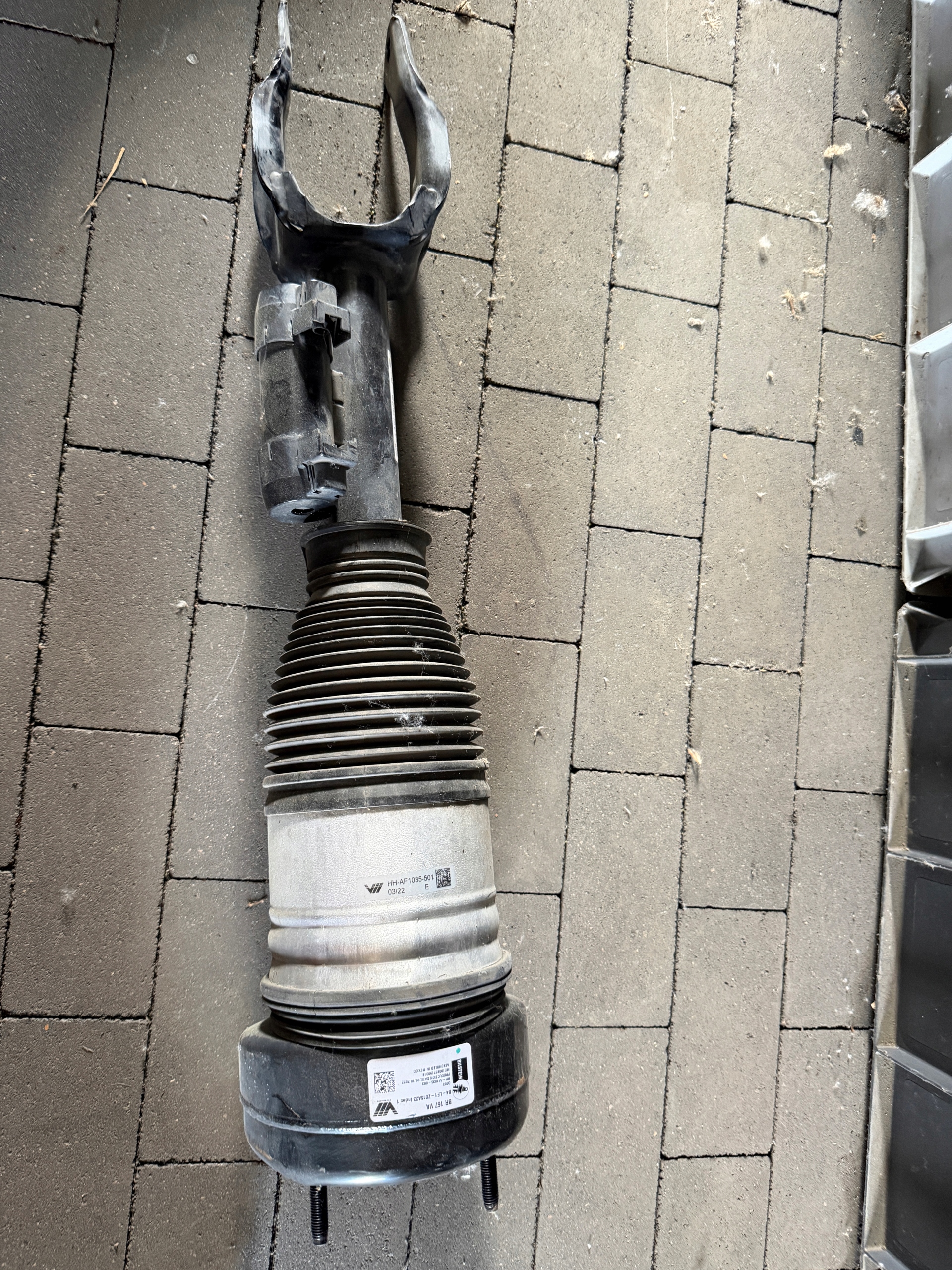 Amortecedor Pneumático Dianteiro Direito Mercedes-Benz GLE W167 A1673203604