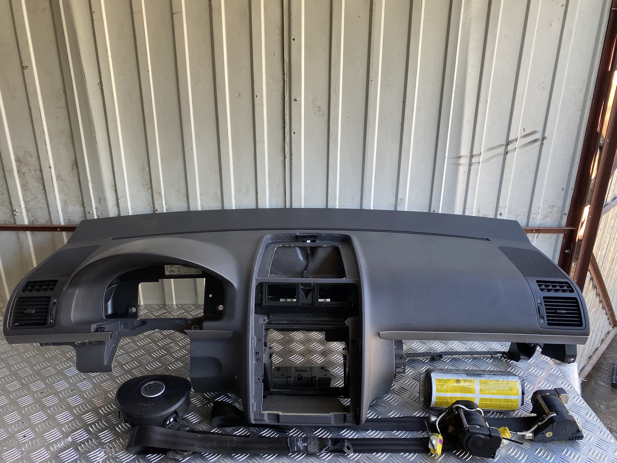 VW Touran I 03-10 Armaturenbrett Airbag Gurte Komplett 1K0711061A image 2