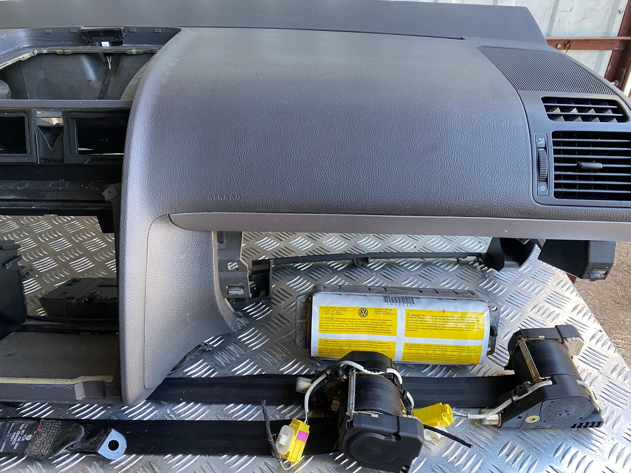 VW Touran I 03-10 Armaturenbrett Airbag Gurte Komplett 1K0711061A image 6