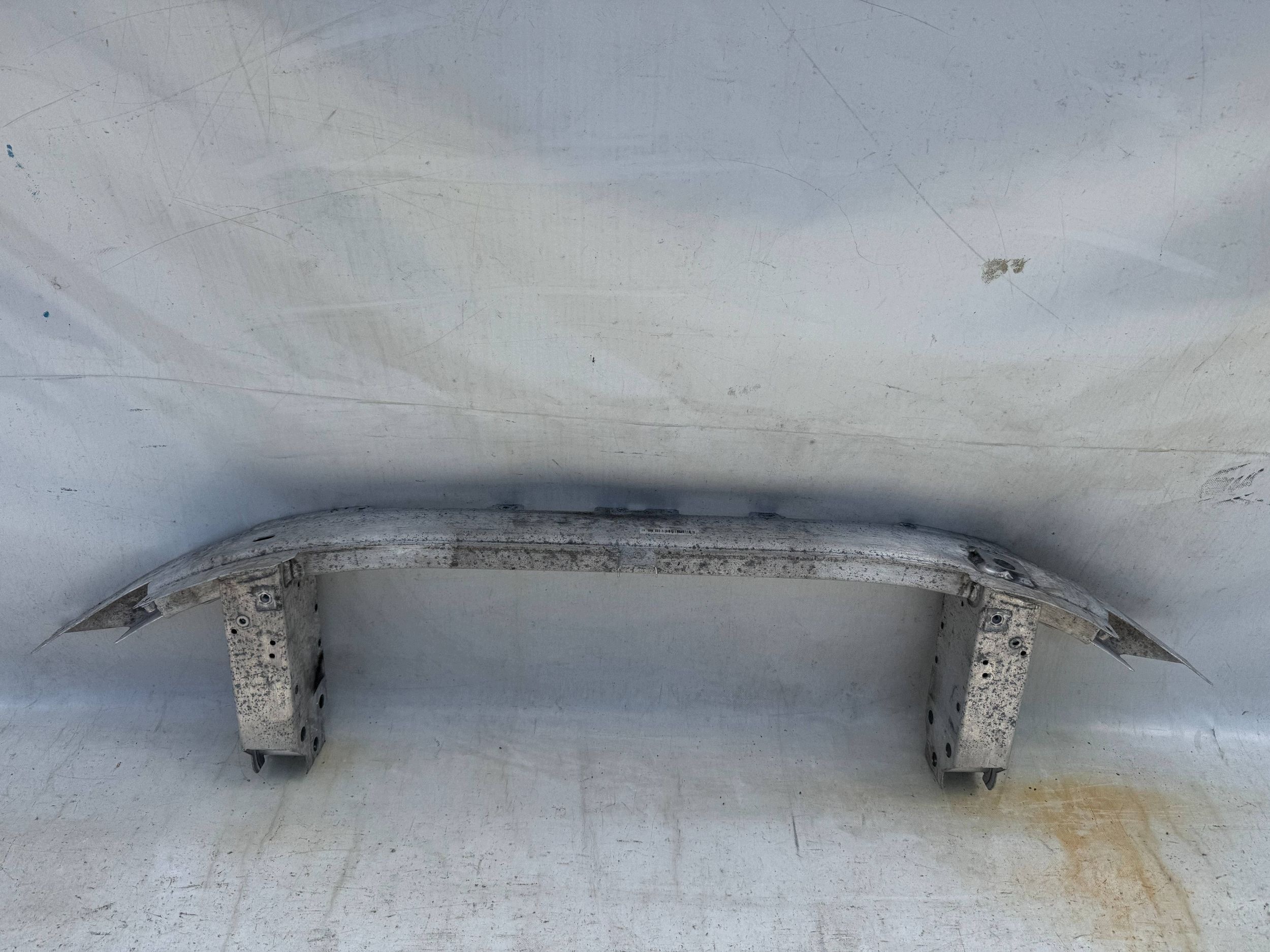 BMW 5 G30 G31 G38 förstärkningsbalk image 2