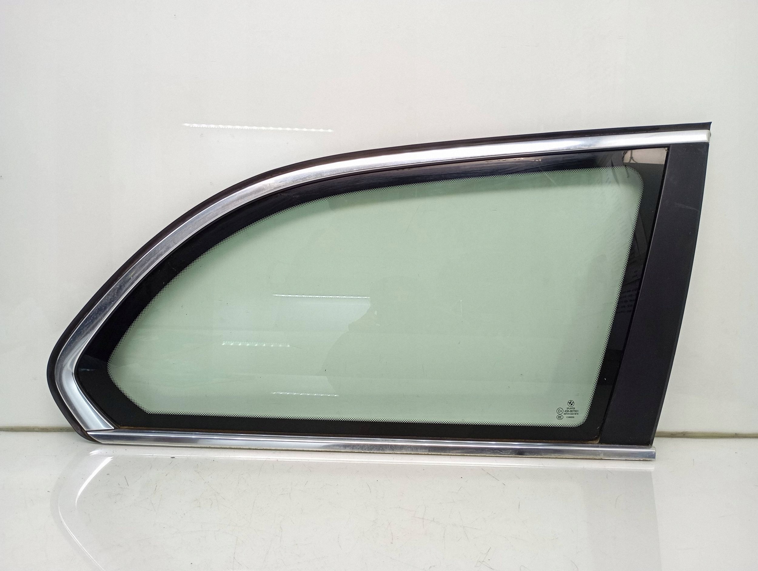 Vitre latérale arrière BMW 5 E60 E61 7057409 image 2