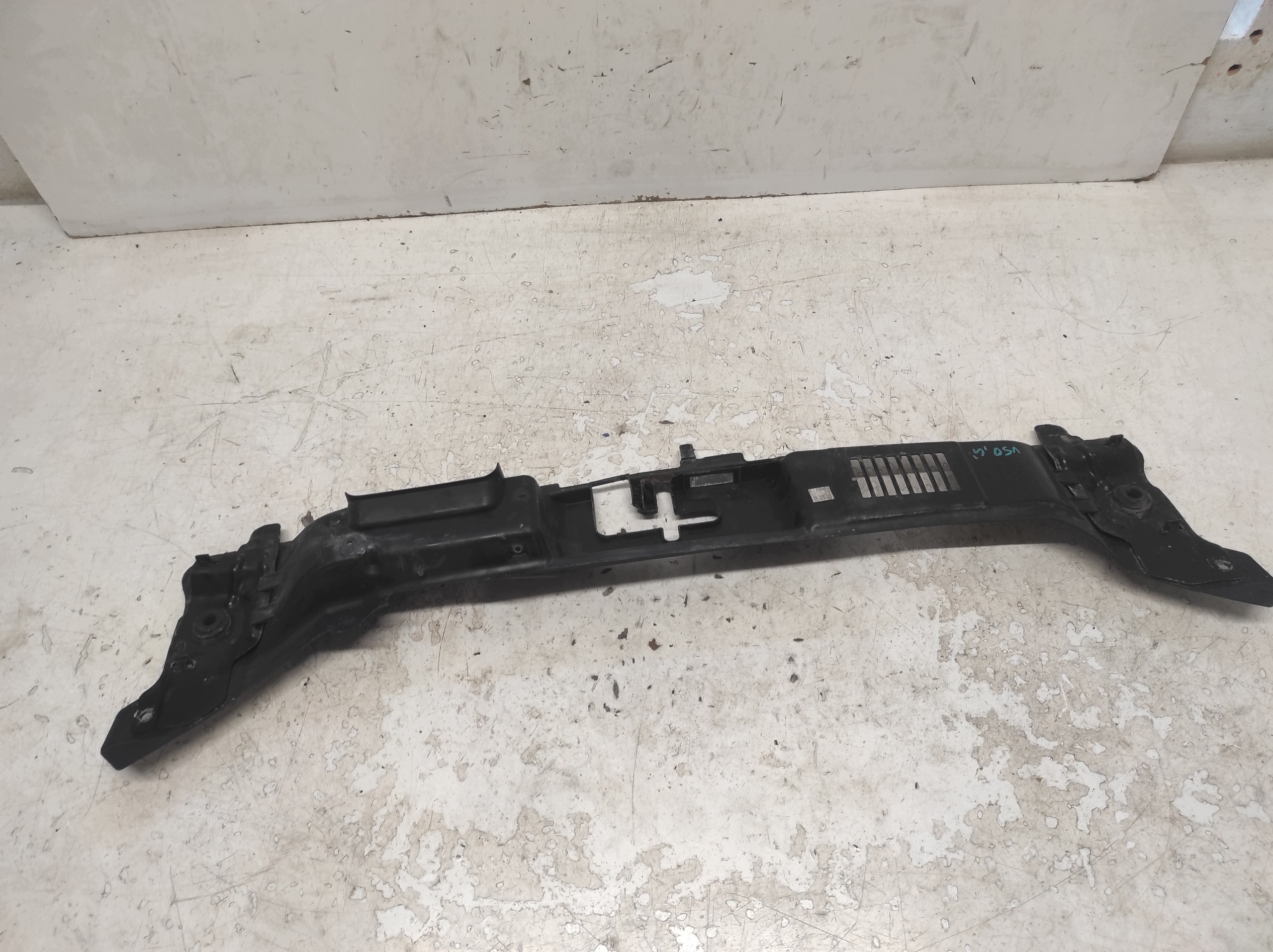 Volvo V50 04- Abdeckung Frontblech 30716338 image 3