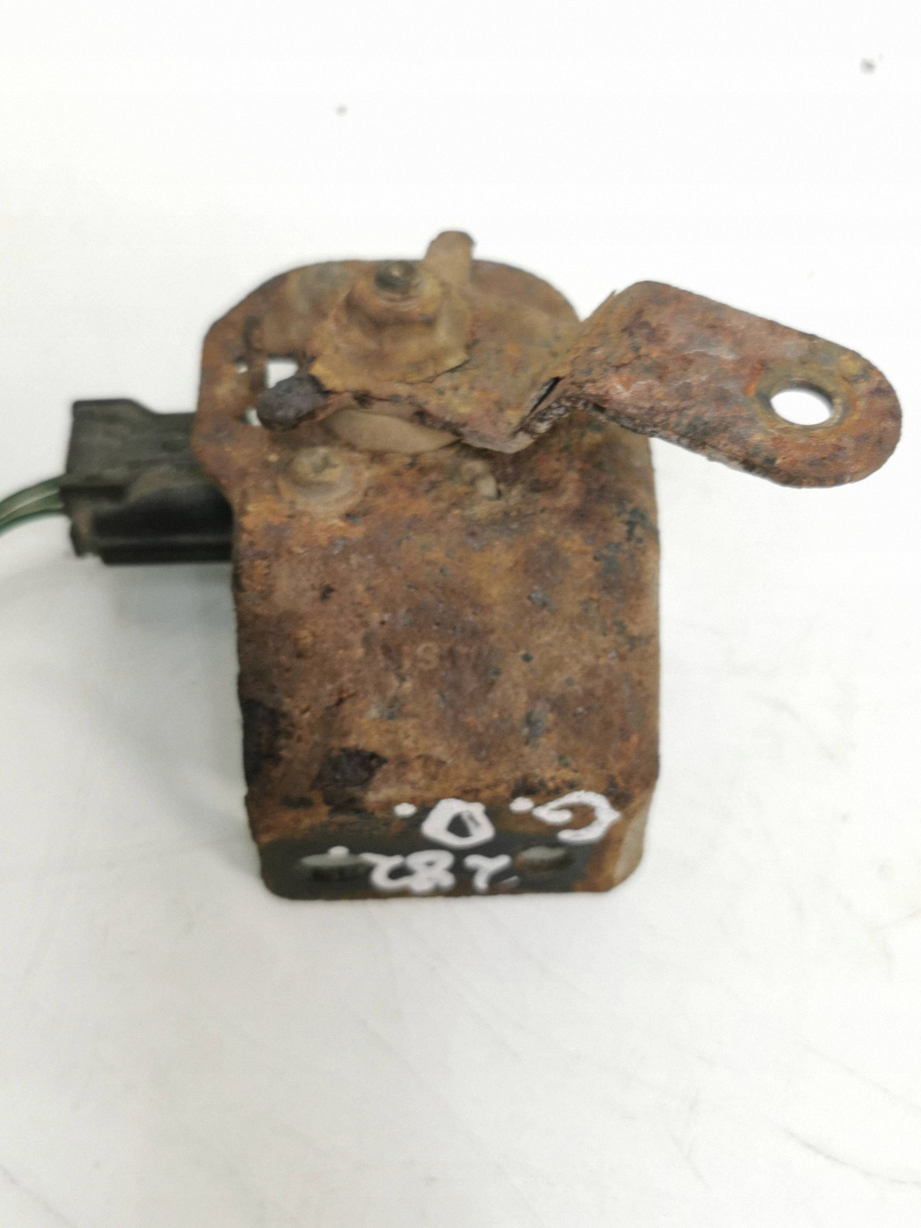 Suzuki Grand Vitara II Niveausensor 6f2321 image 3