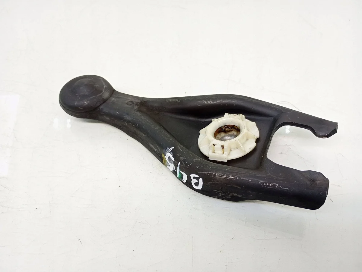 Kopplingsarm Peugeot 308 2018 OEM 0823