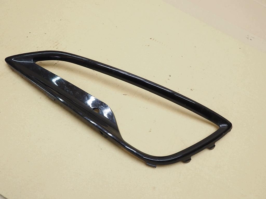 Hyundai i40 Grill Vänster Fram 865273Z000 image 3