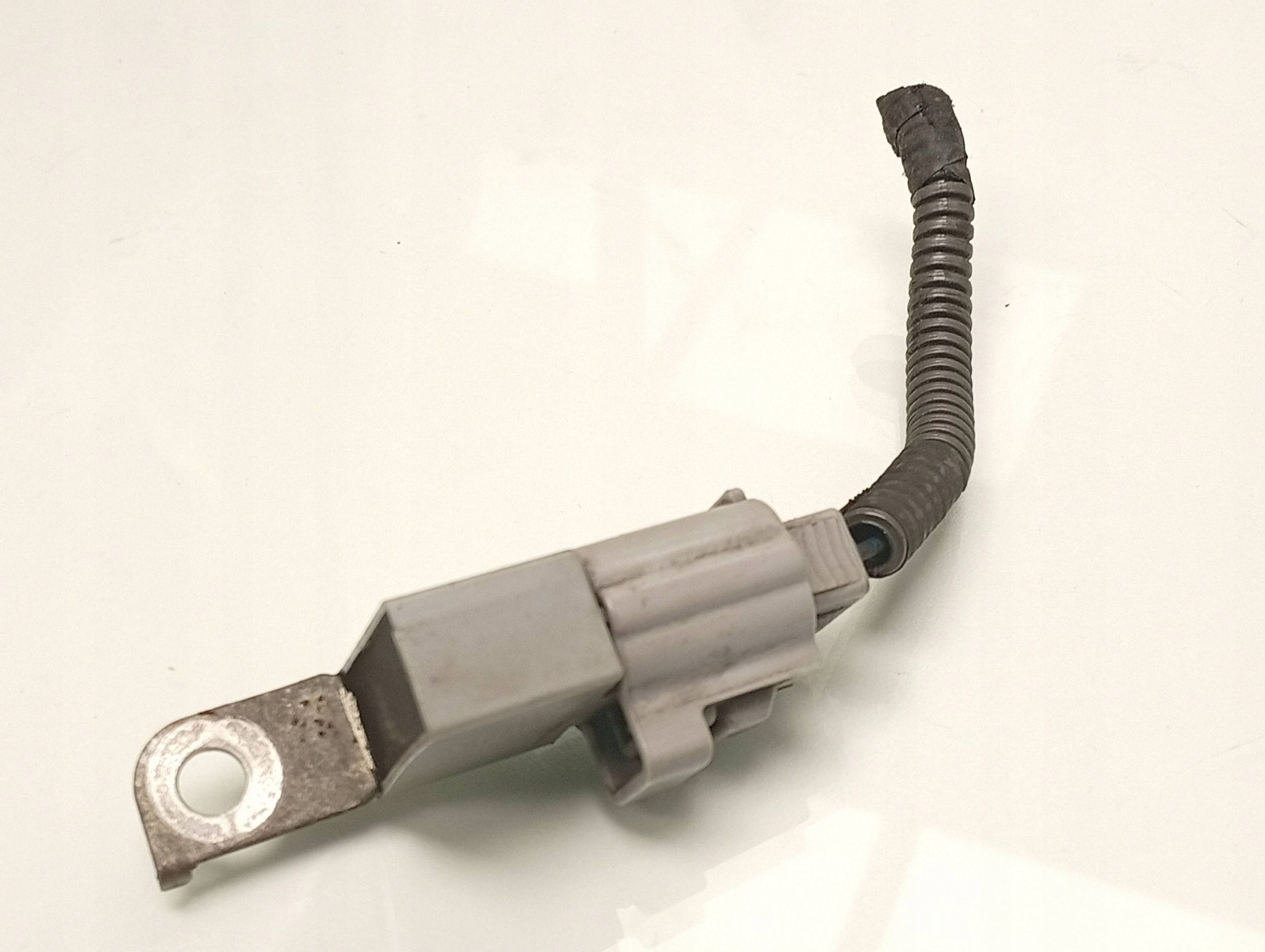 Toyota Prius XW20 Sensor 9098004077 image 2