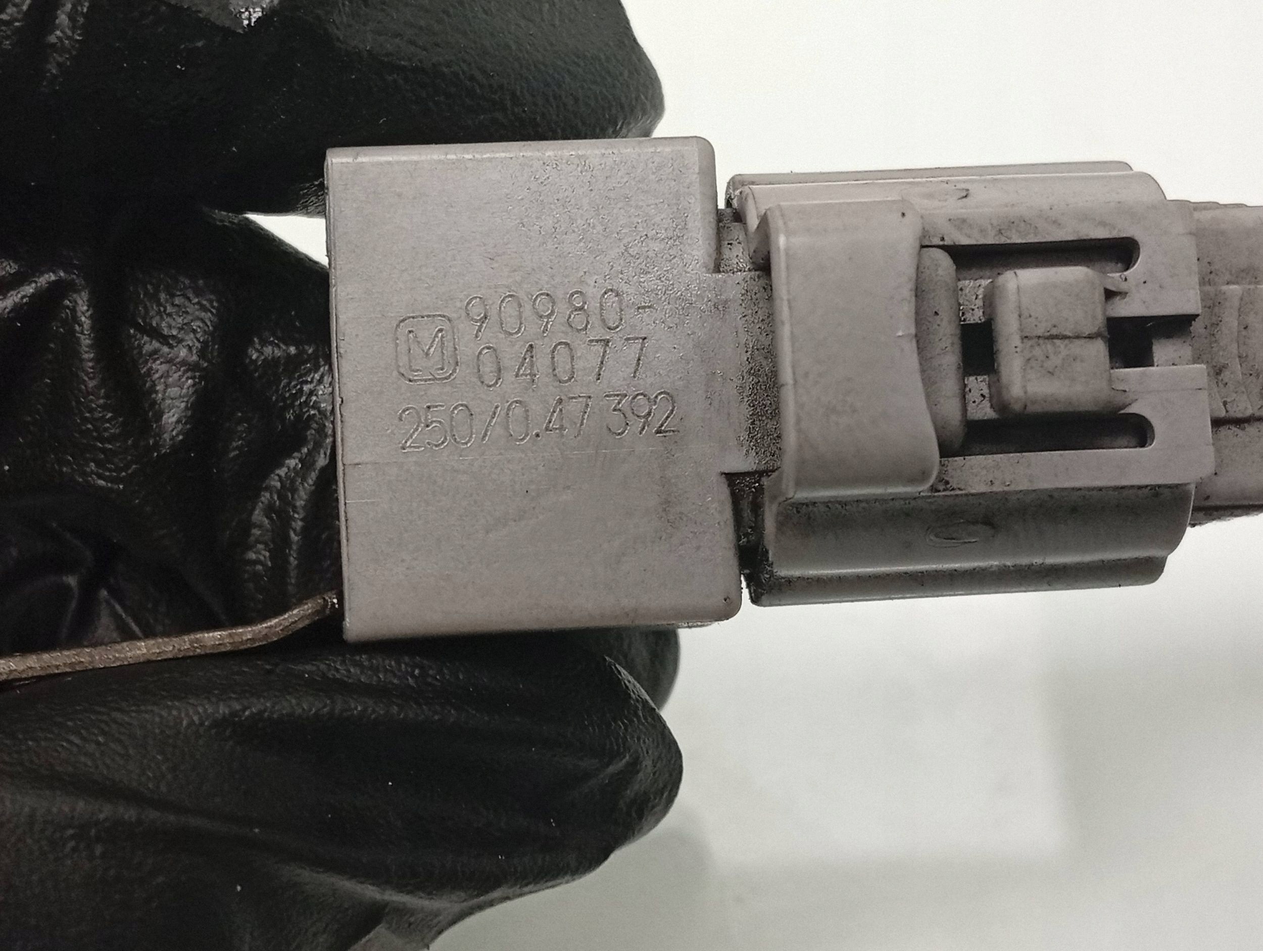Toyota Prius XW20 Sensor 9098004077 image 4