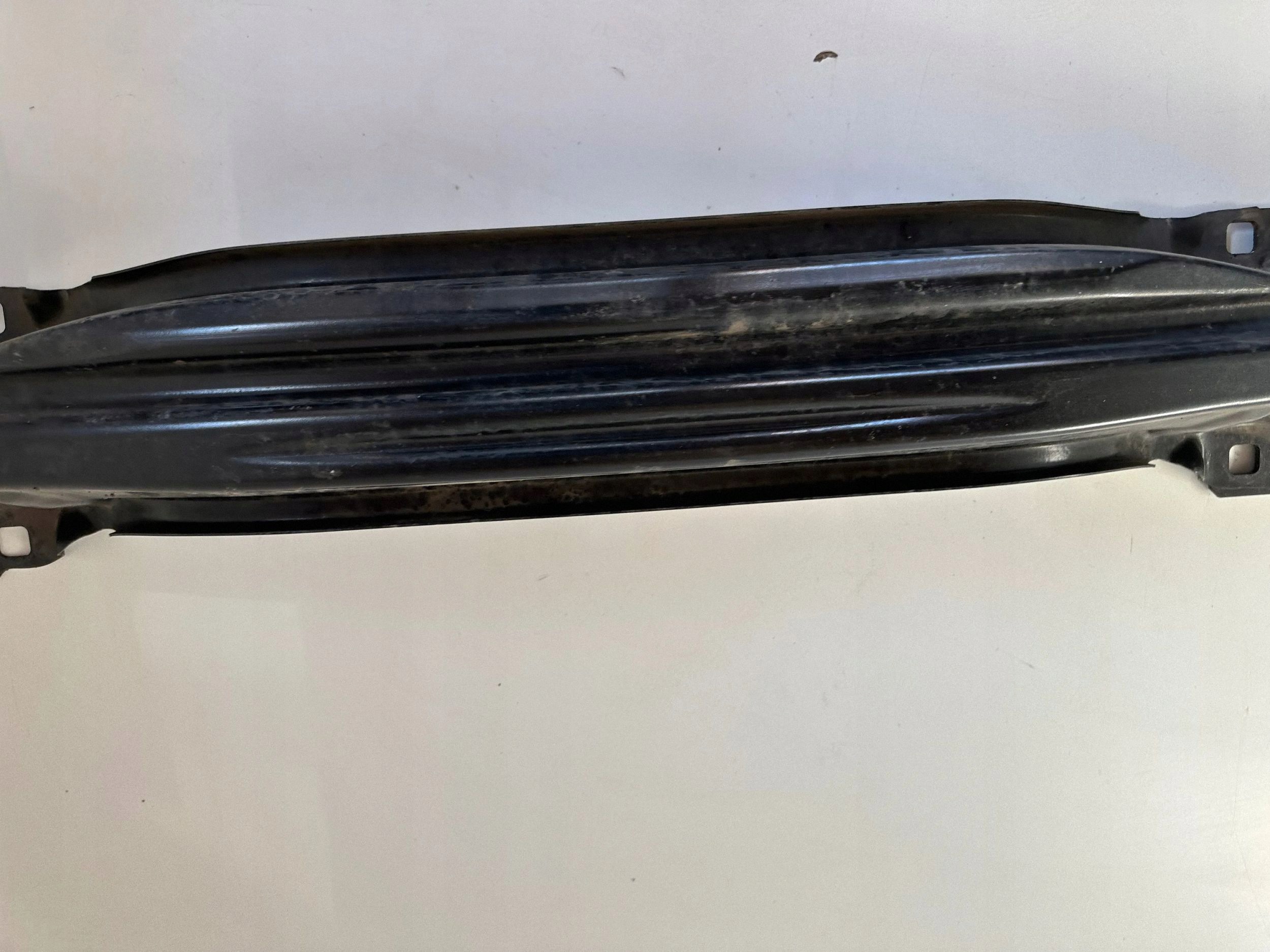 Jaguar XE 2016 Barra trasera parachoques OEM image 6