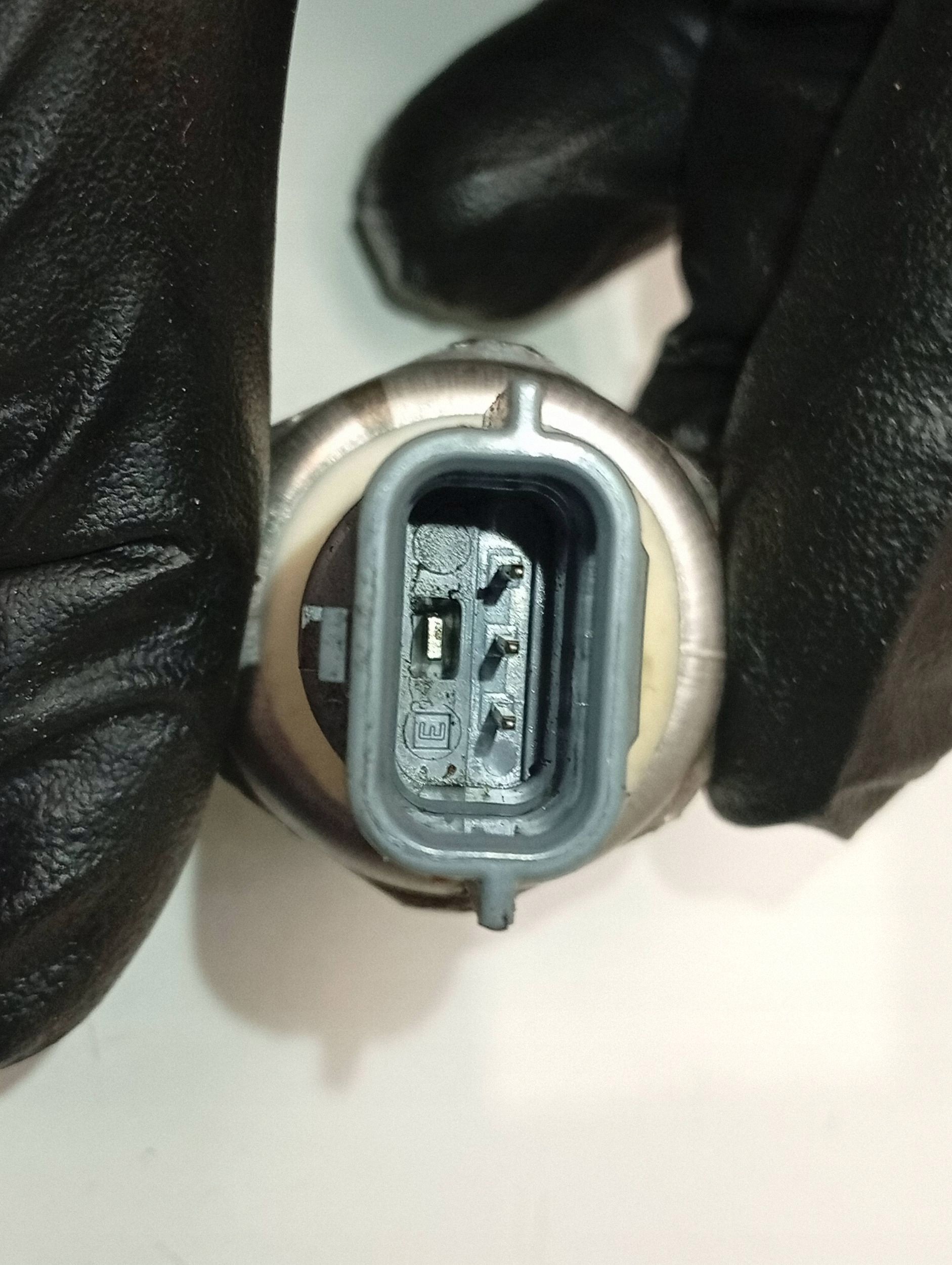 Nissan Juke I F15 Oliepessensor FRC112710 image 3