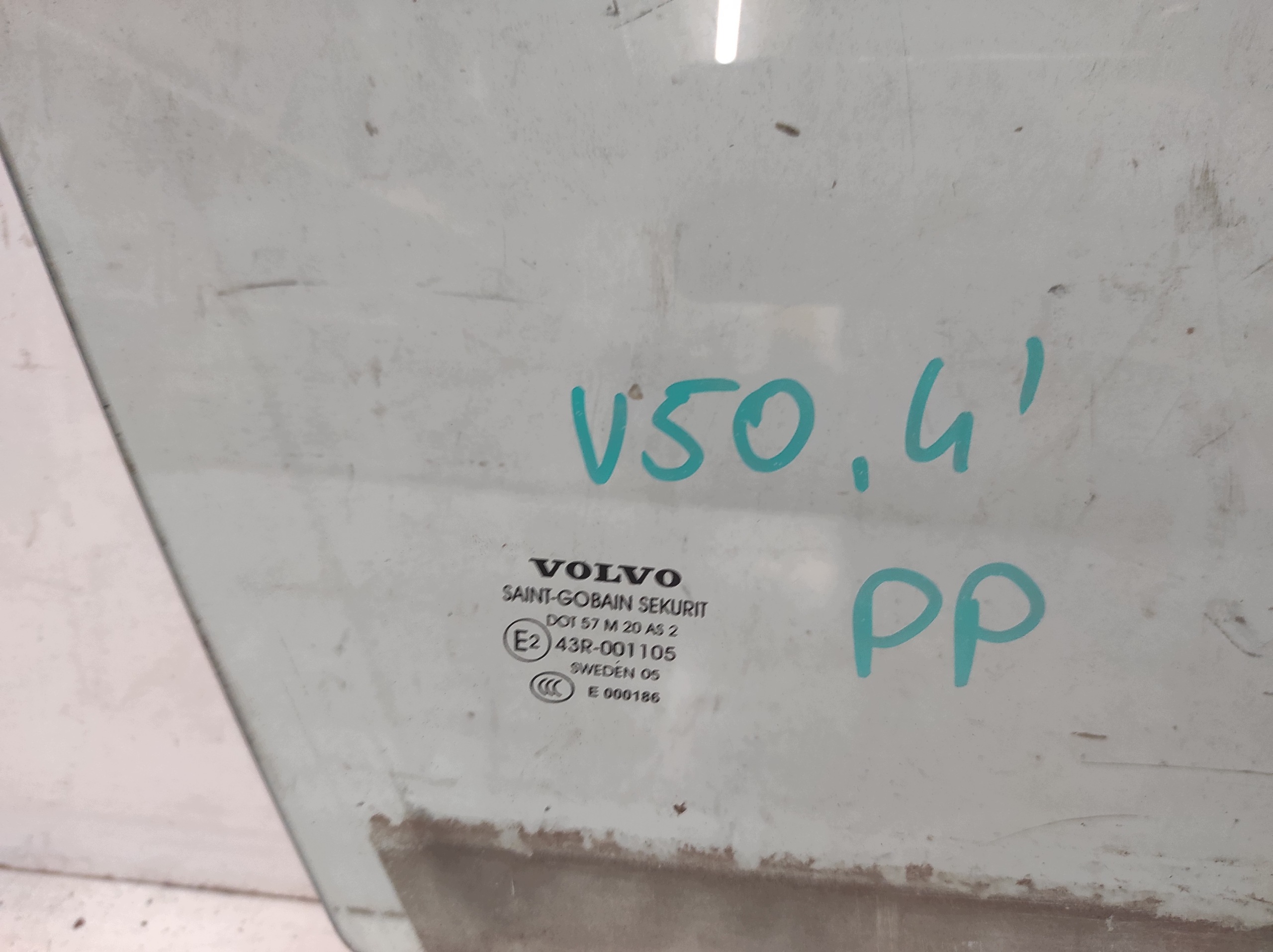 Volvo V50 04- Vitre avant droite (passager) OE image 3