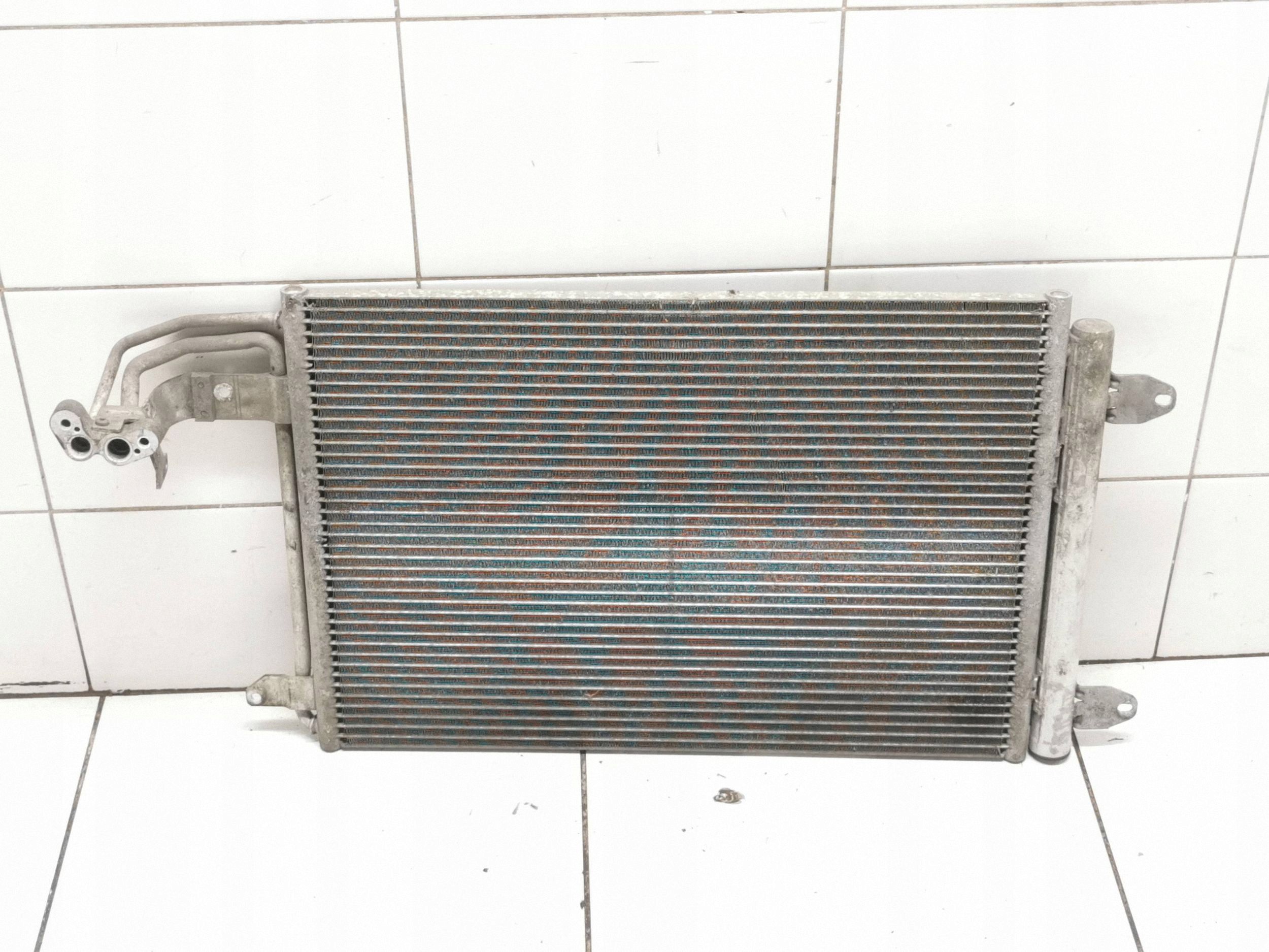 Condenseur clim VW Golf VI 1K0820411N image 2