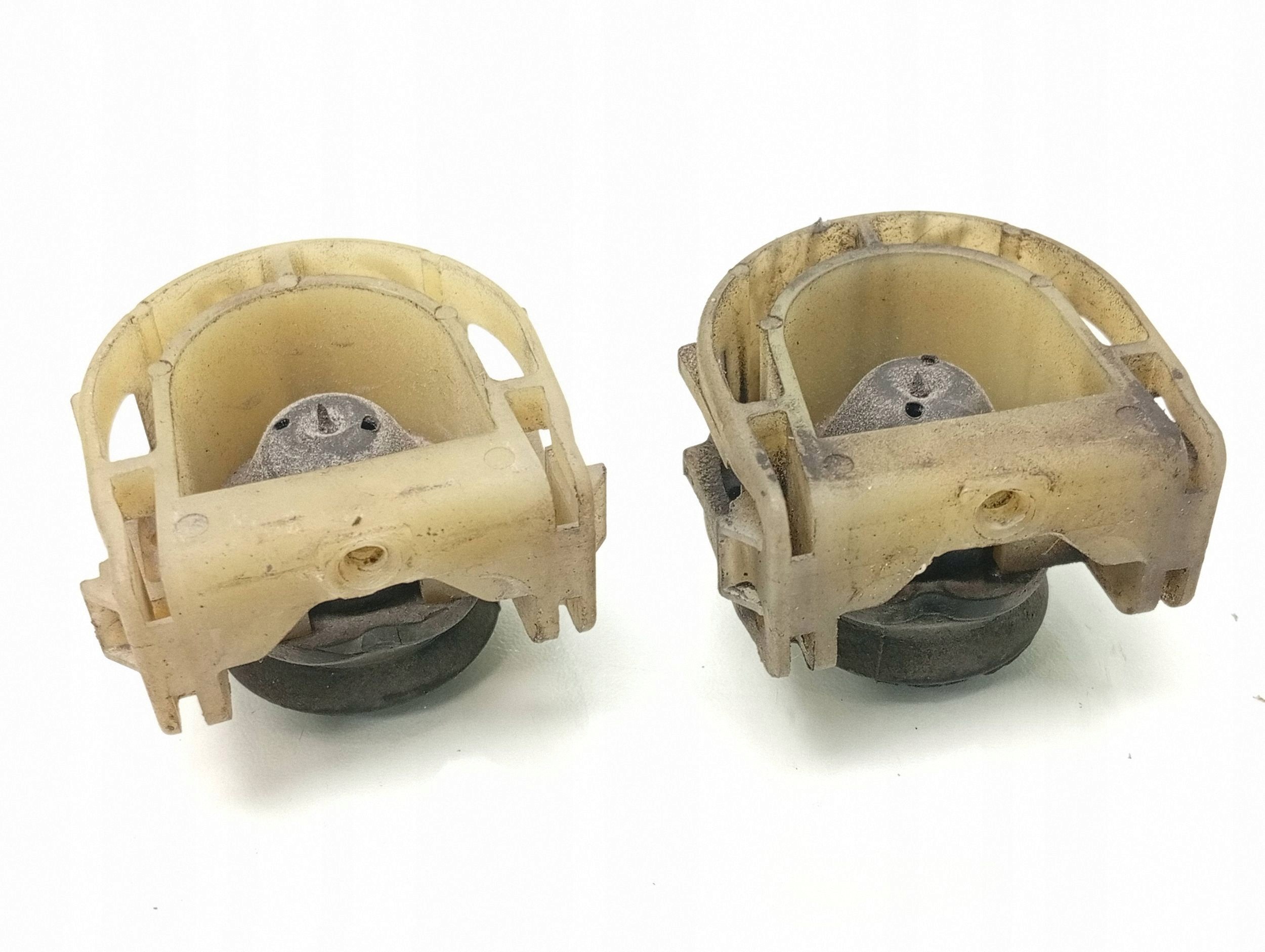 Citroen C3 Aircross 2021 support de radiateur OEM 9681921680 image 3
