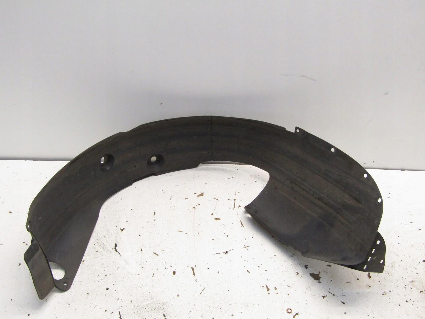 Kia OE 86825-H8400 Usado image 4