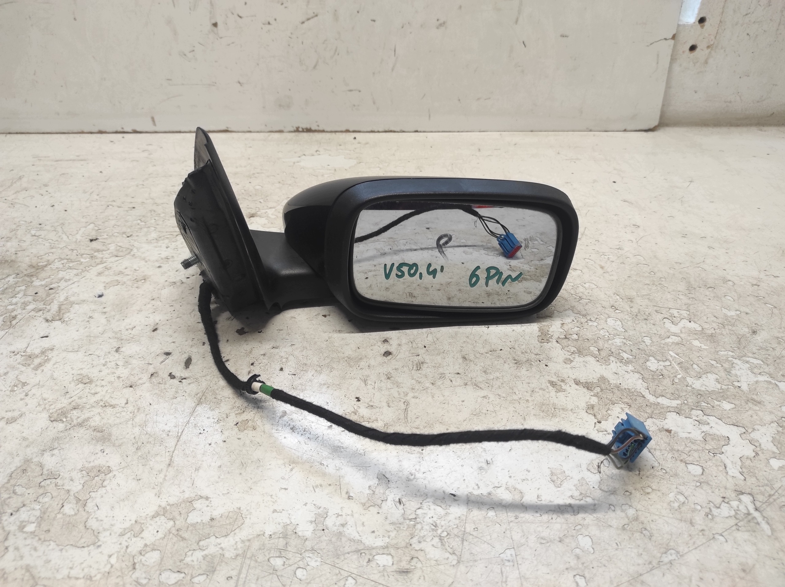 Volvo V50 04- Right Mirror 6 Pin Used OEM