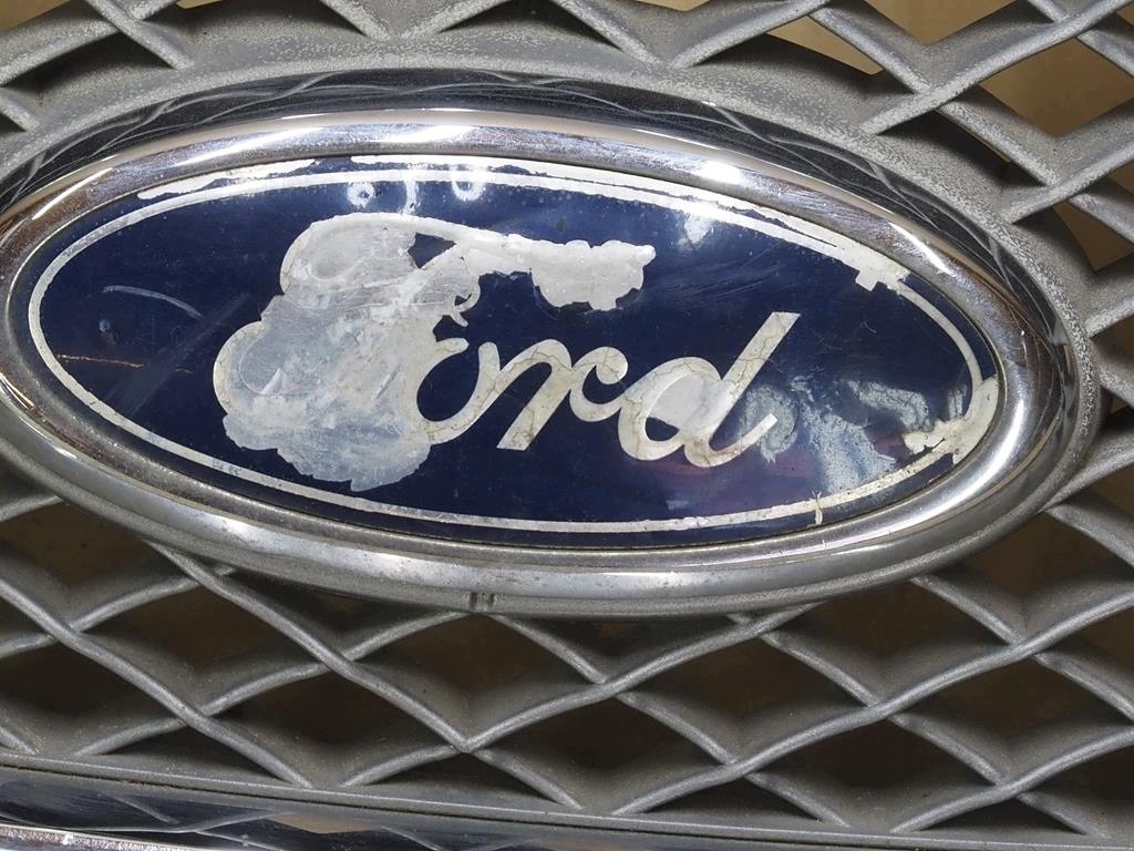 Calandre Ford Mondeo MK3 Chrome 3S718A100 image 3