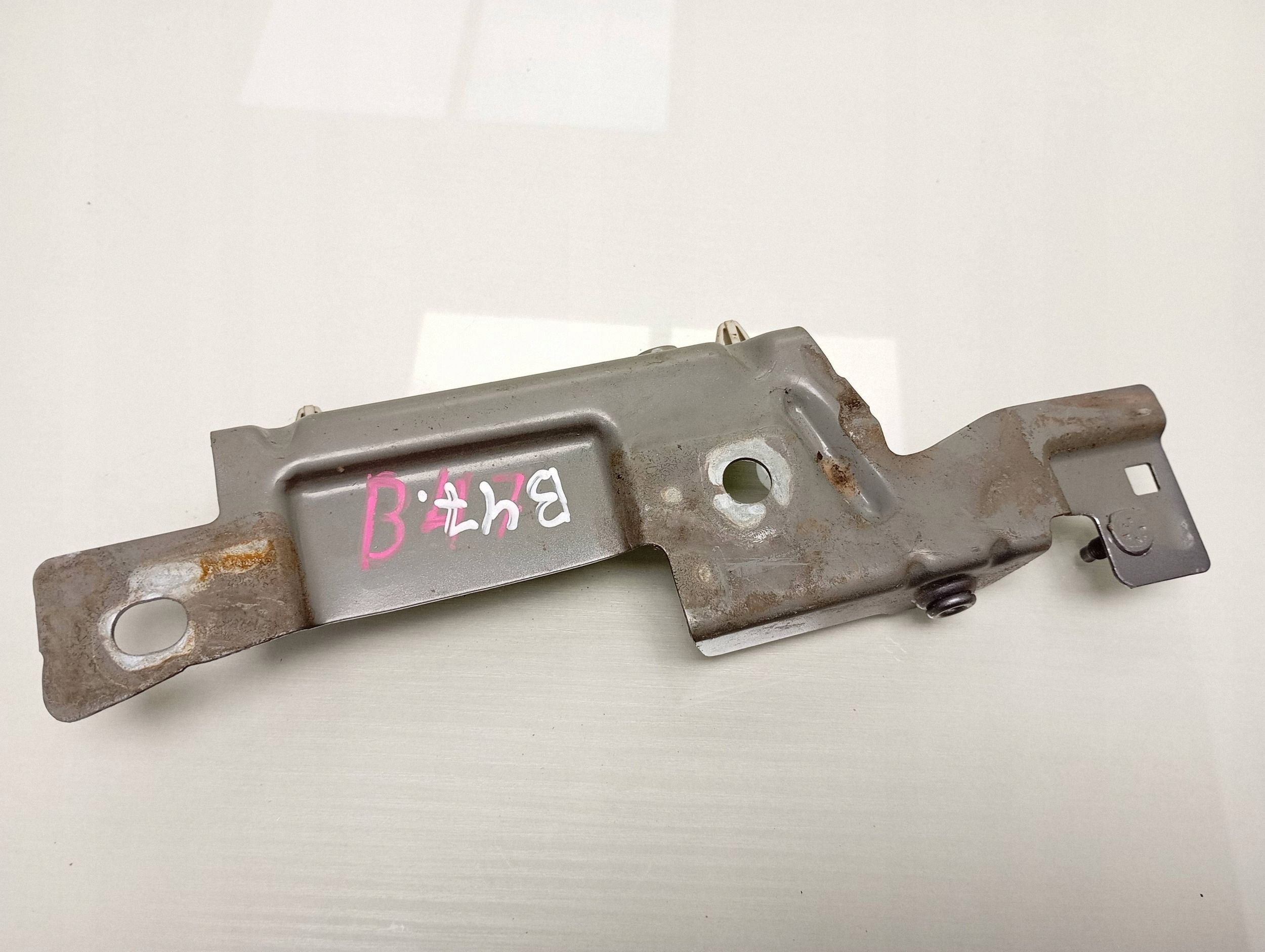 Fixation de pare-boue Renault Captur I 631227839R image 3