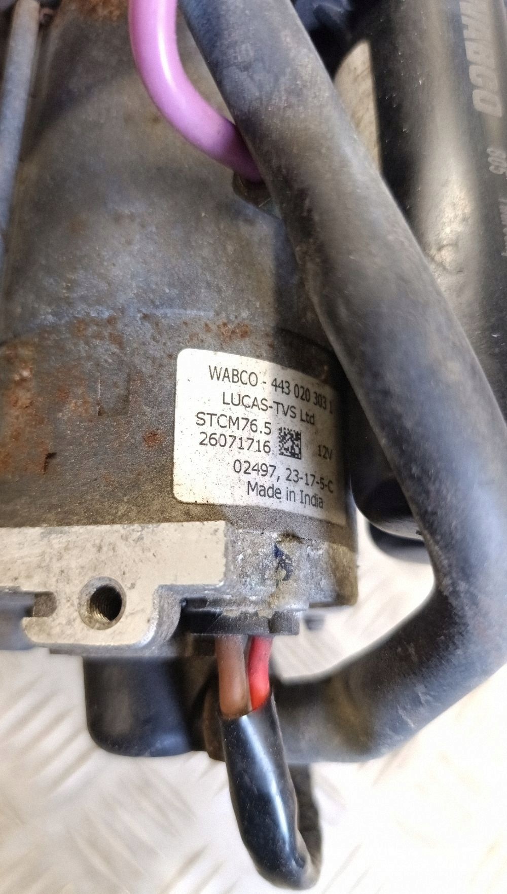 WABCO Luchtcompressor 4430203031 Tesla X 2018 image 7