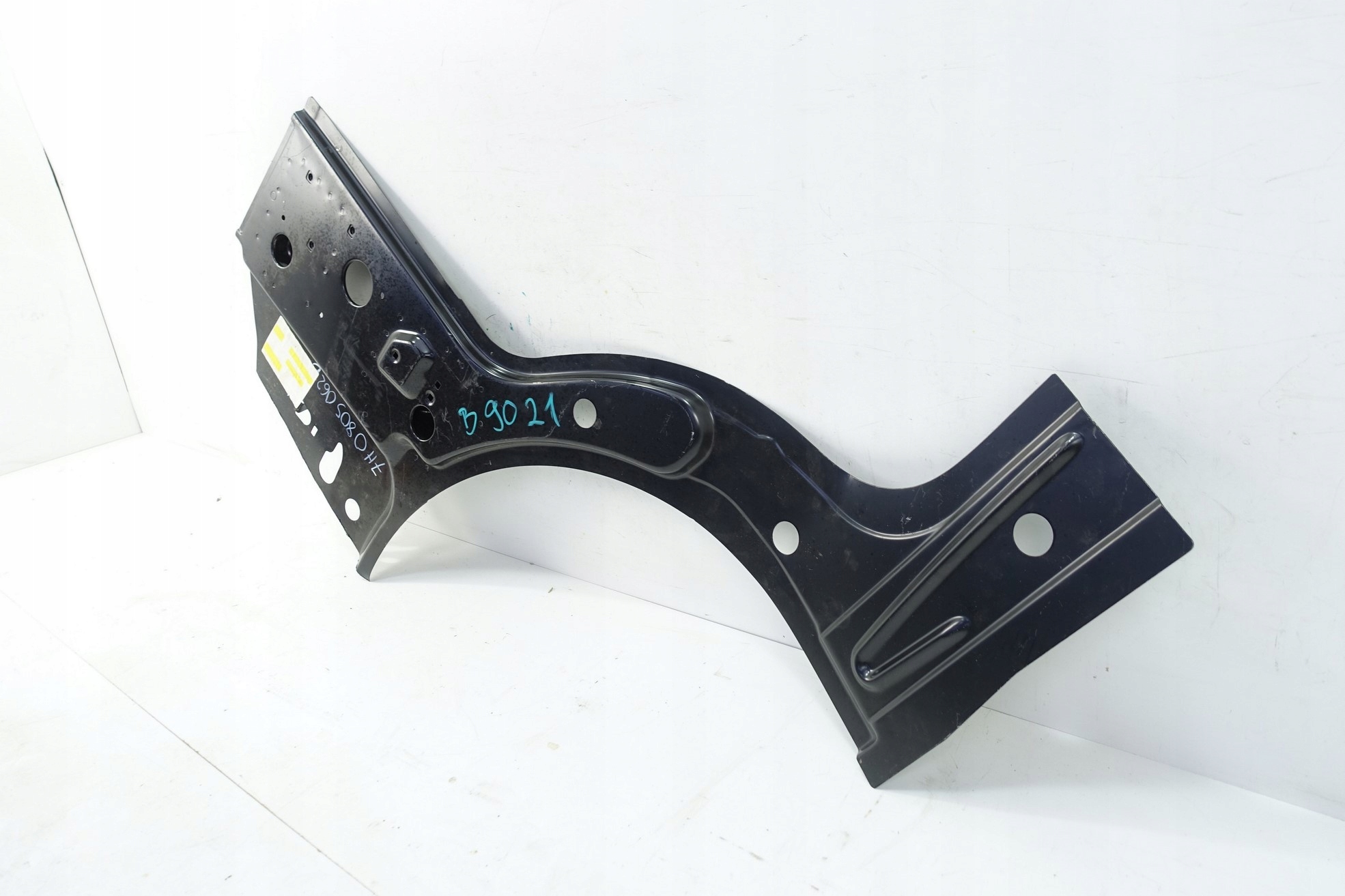 Garde-boue avant droit VW T5 7H0805062B image 4