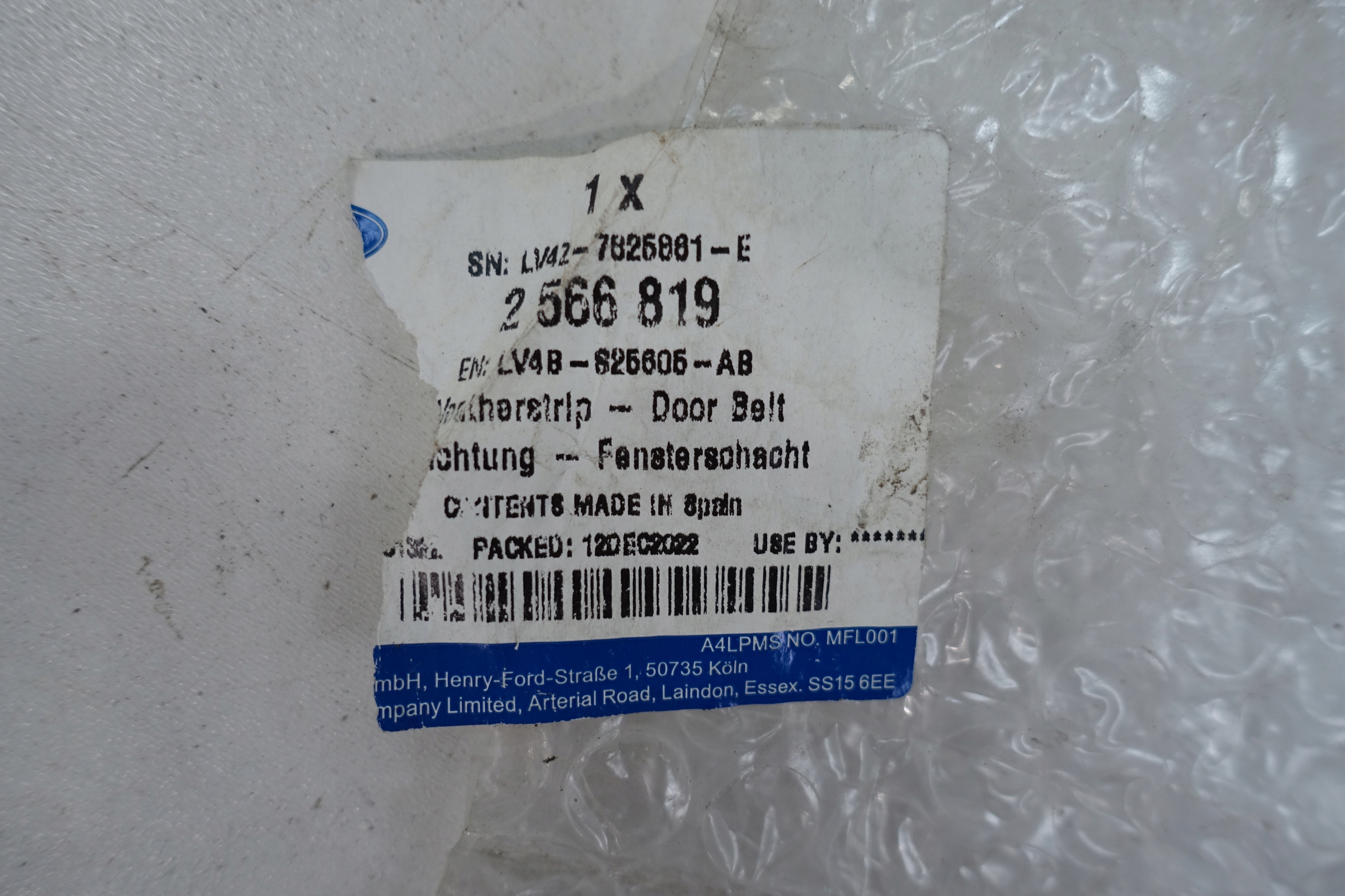 Listón puerta trasera izquierda Ford Kuga image 8