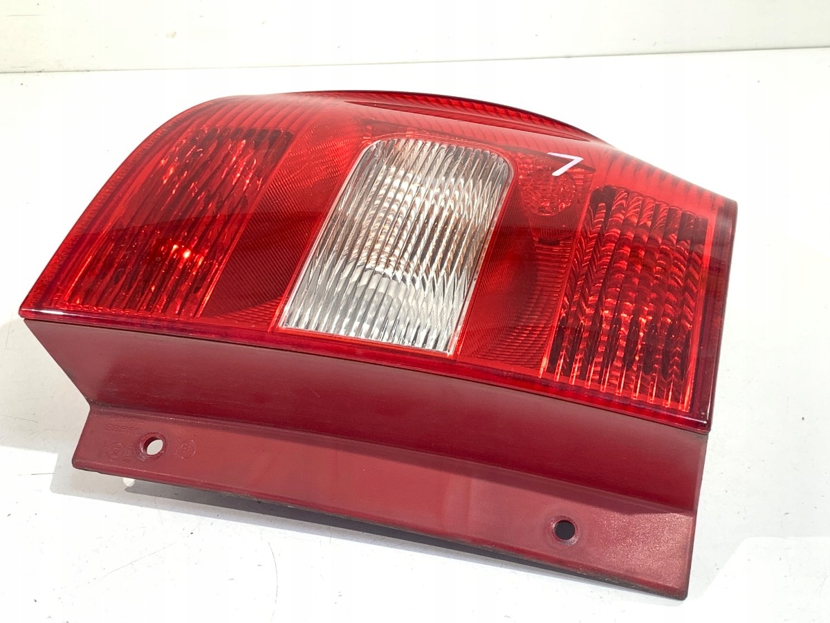 Takavalo Skoda Yeti vasen 5L0945095