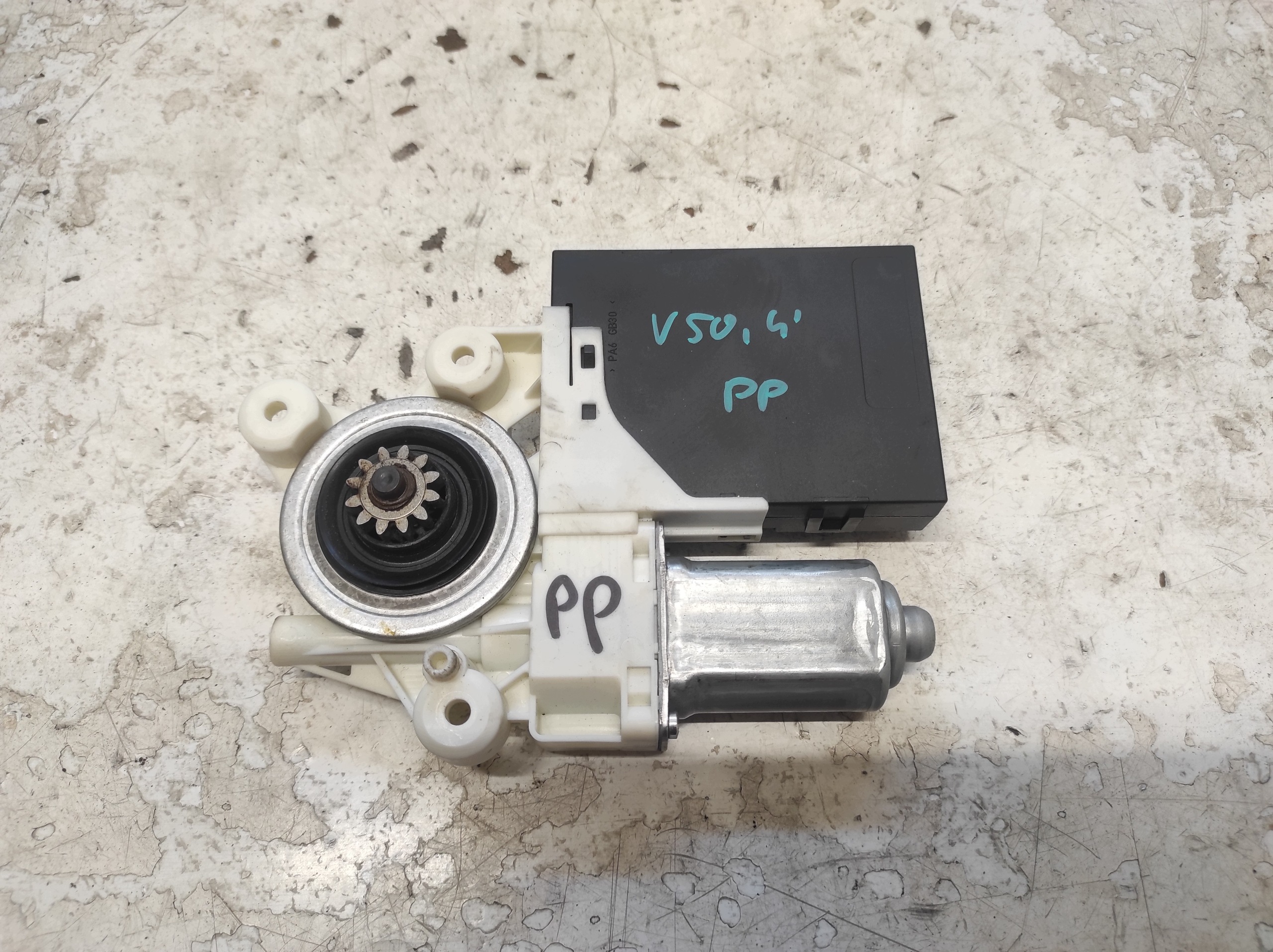 VOLVO V50 04- Oikea etuikkunanostin 30737681
