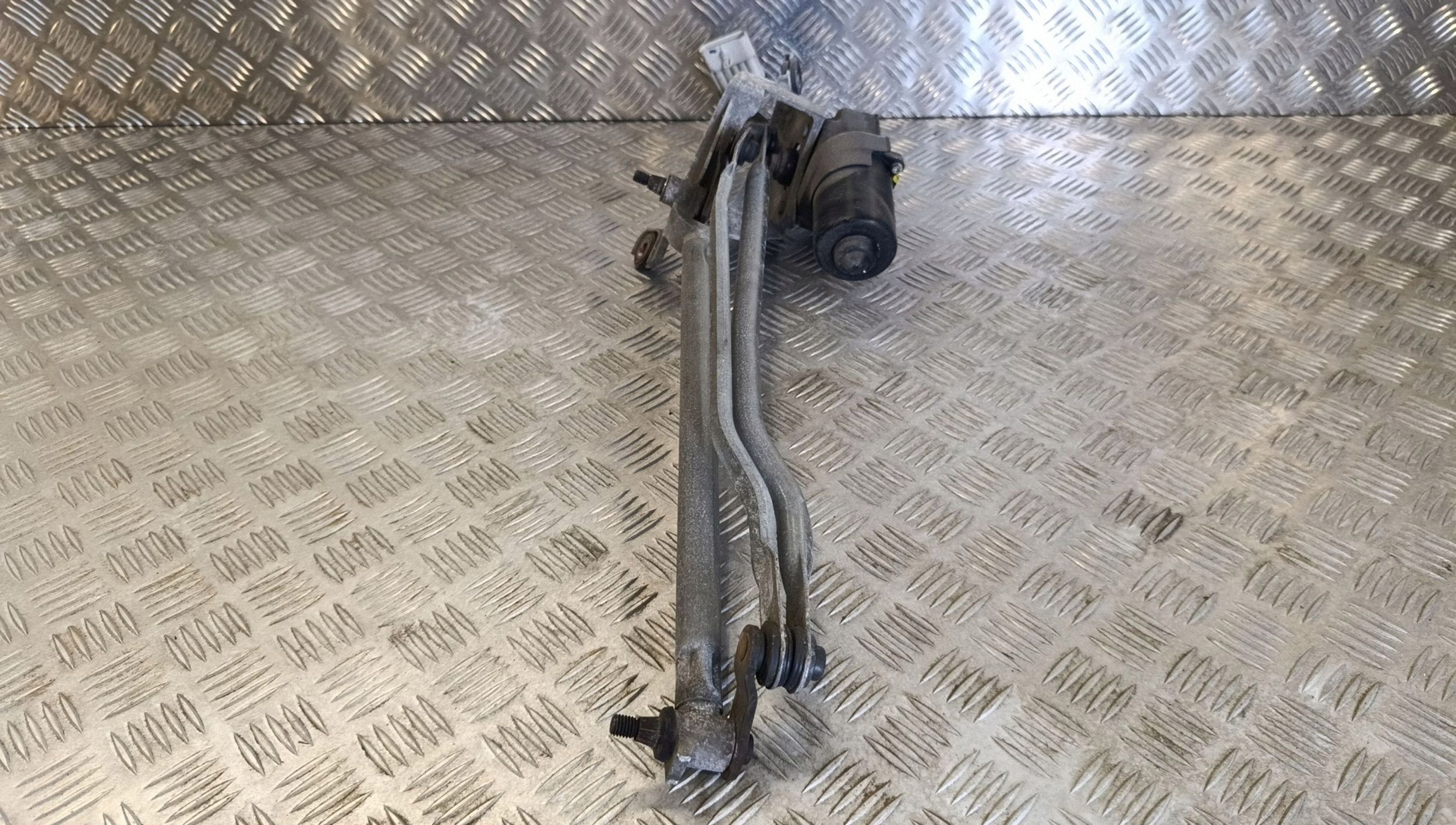 Tesla S Scheibenwischermotor 6005946-00-F image 5