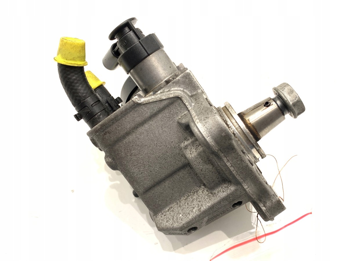 Polttoainepumppu VW Sharan 2.0 TDI Käytetty