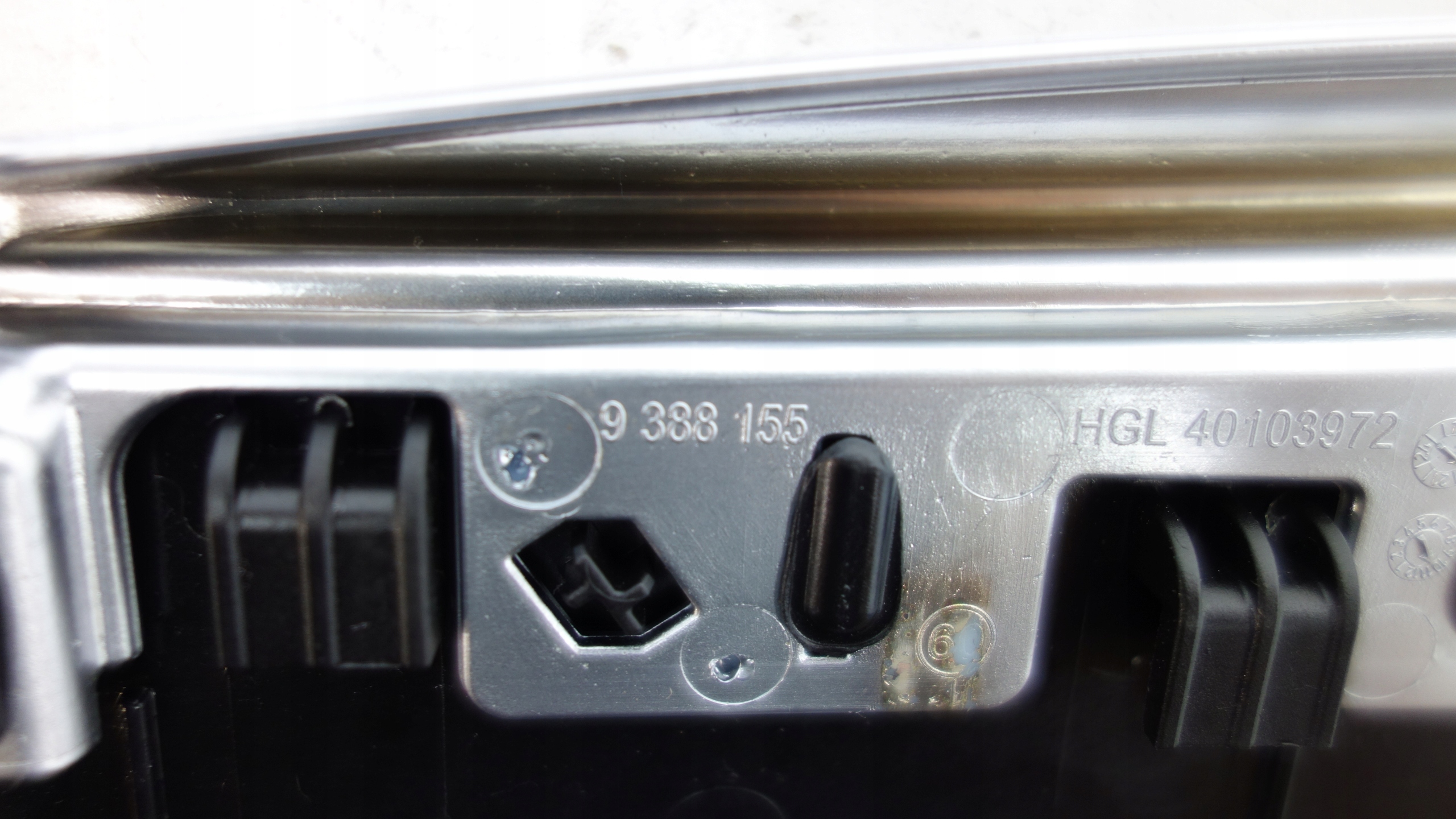 BMW G30 G31 Center Console Panel 9388155 image 5