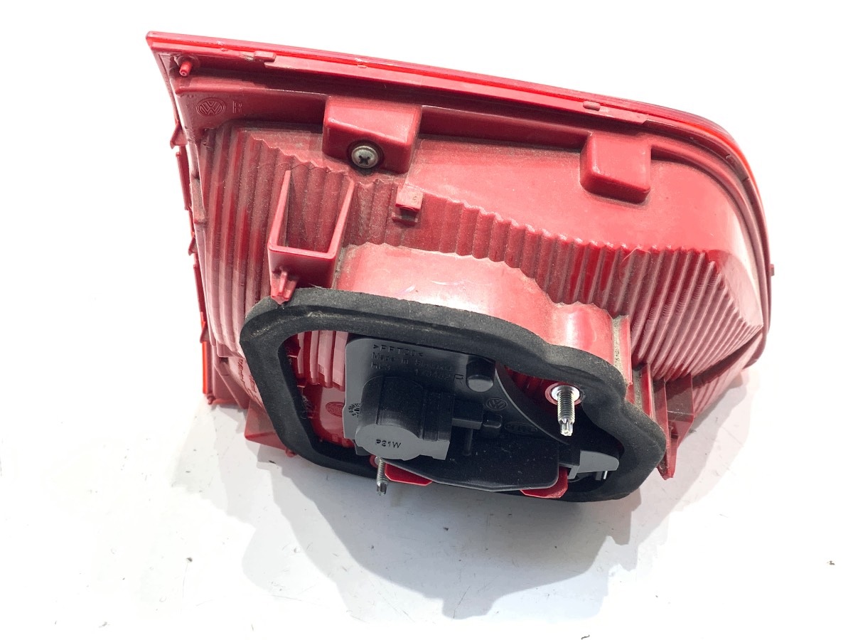 VW Touran 10-15 oikea sisempi takavalo OEM LORK-1644-52426