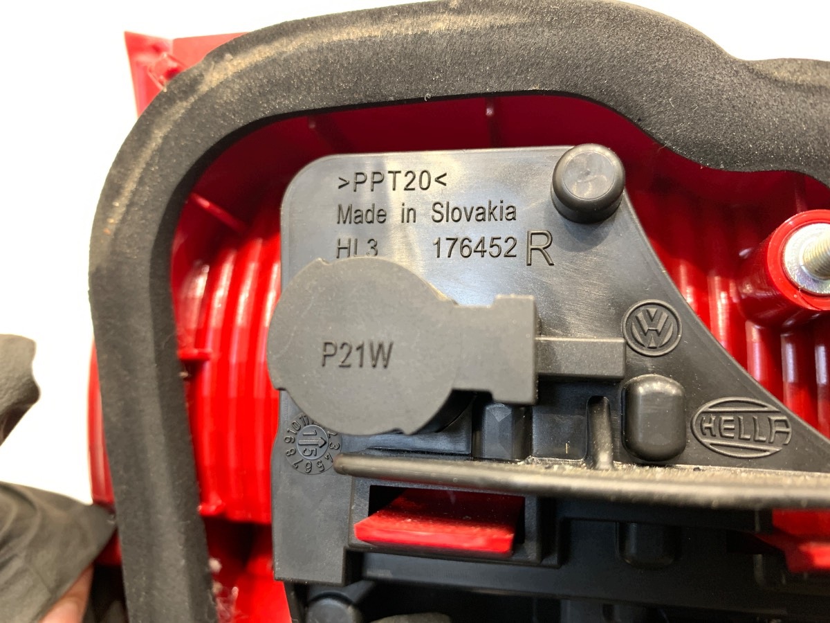 Lamp hinten rechts innen VW Touran 10-15 OEM LORK-1644-52426 image 4
