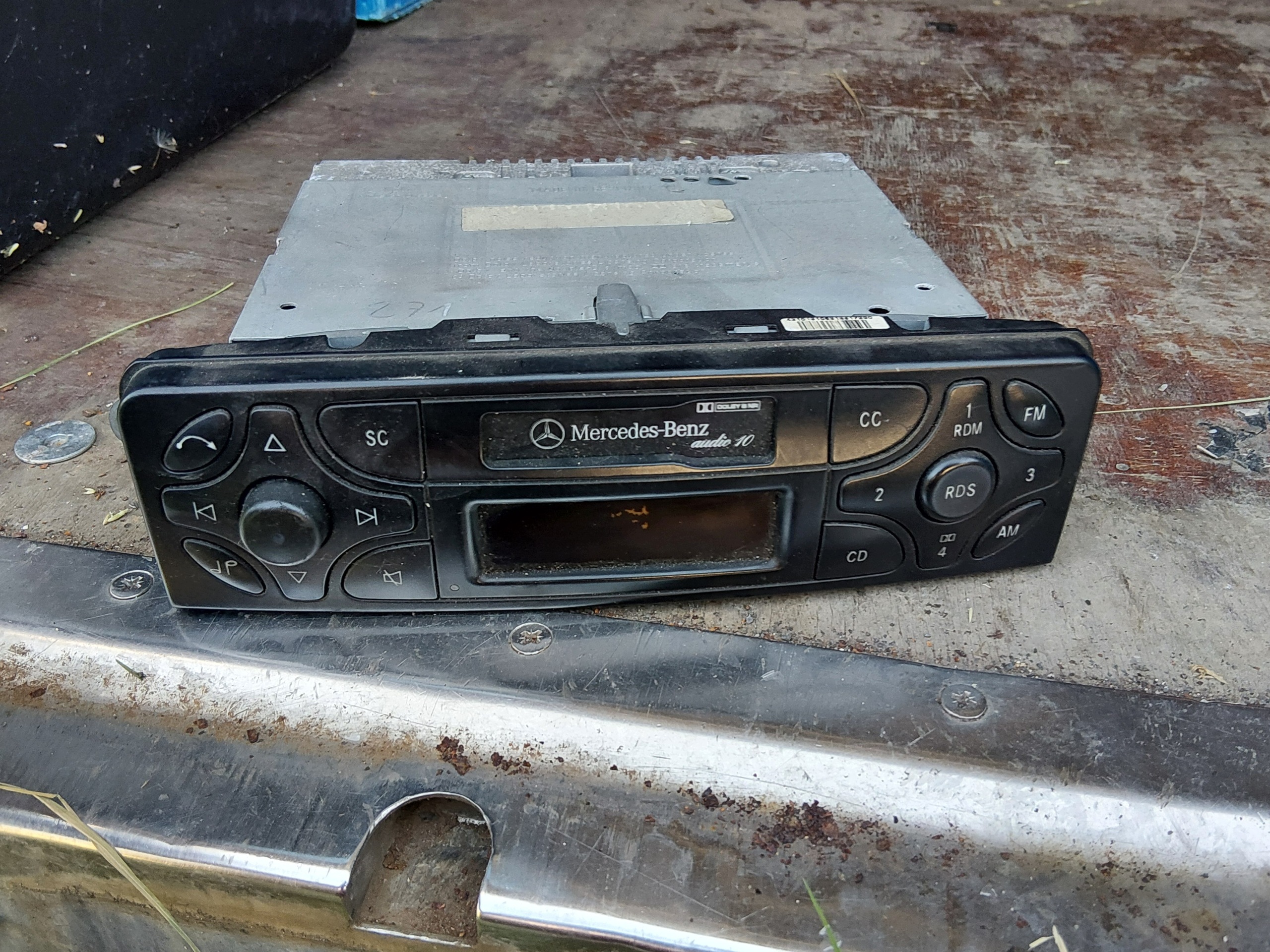 Radio Mercedes W203 Classe E A2038201686 image 2
