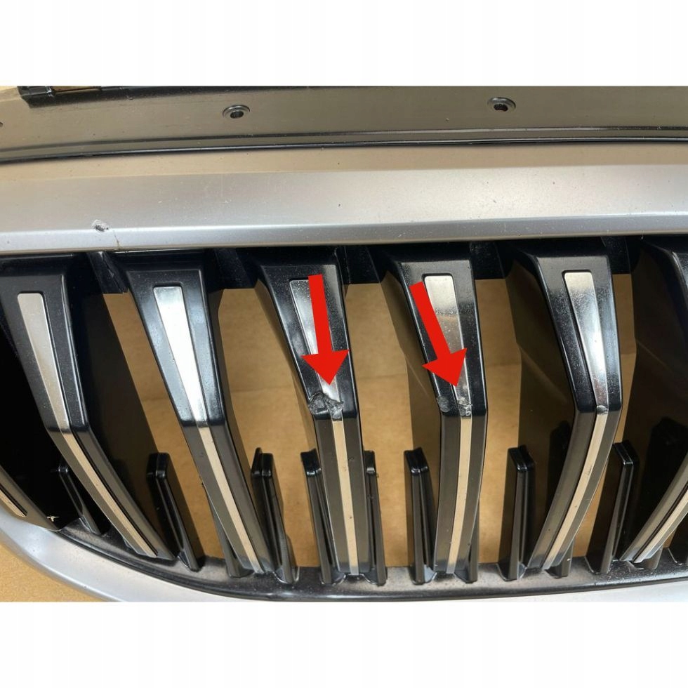 SKODA SUPERB IV 3P0 2023- etusäleikkö image 3