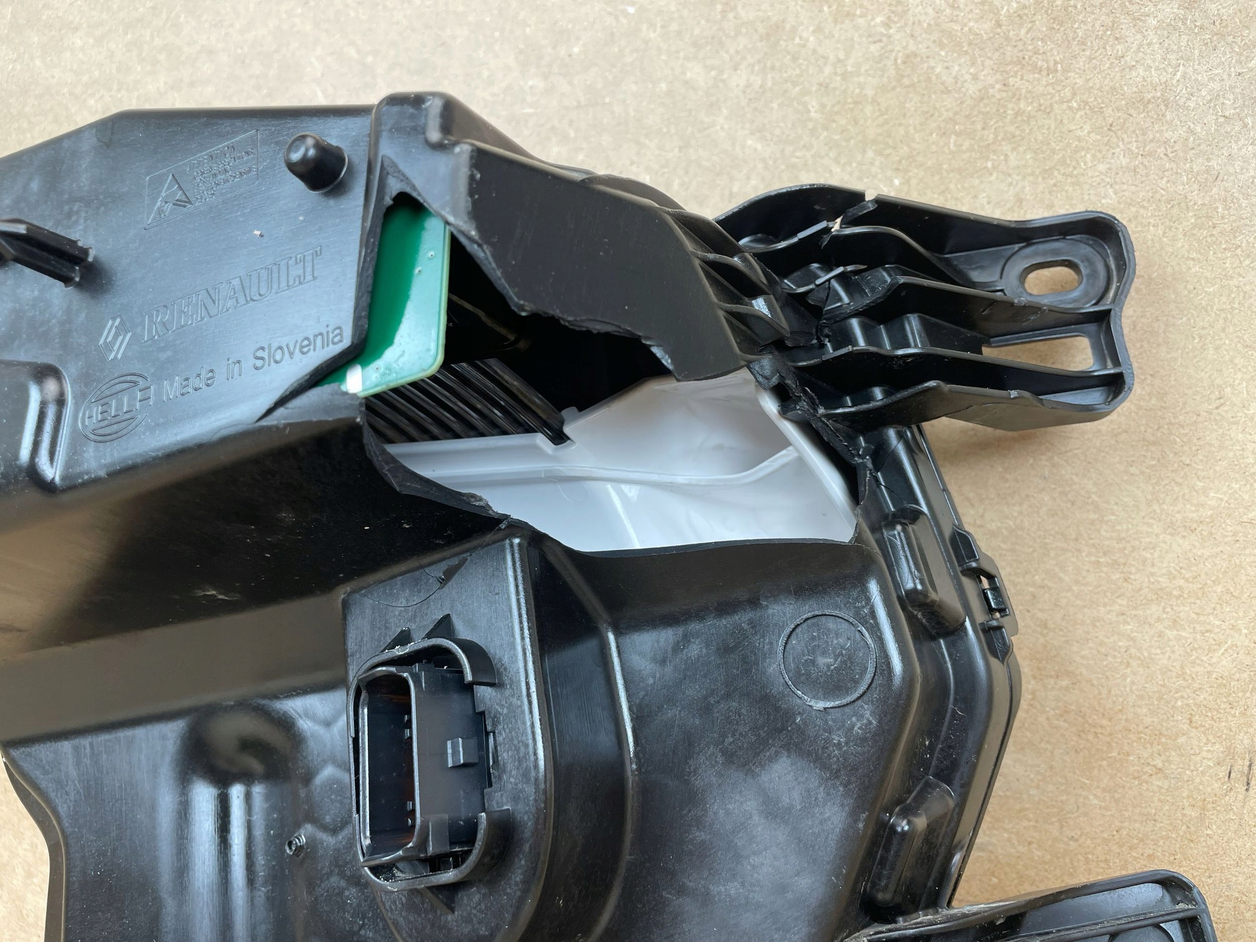 Lampe avant gauche Clio V 2023-2026 148R000847 image 9