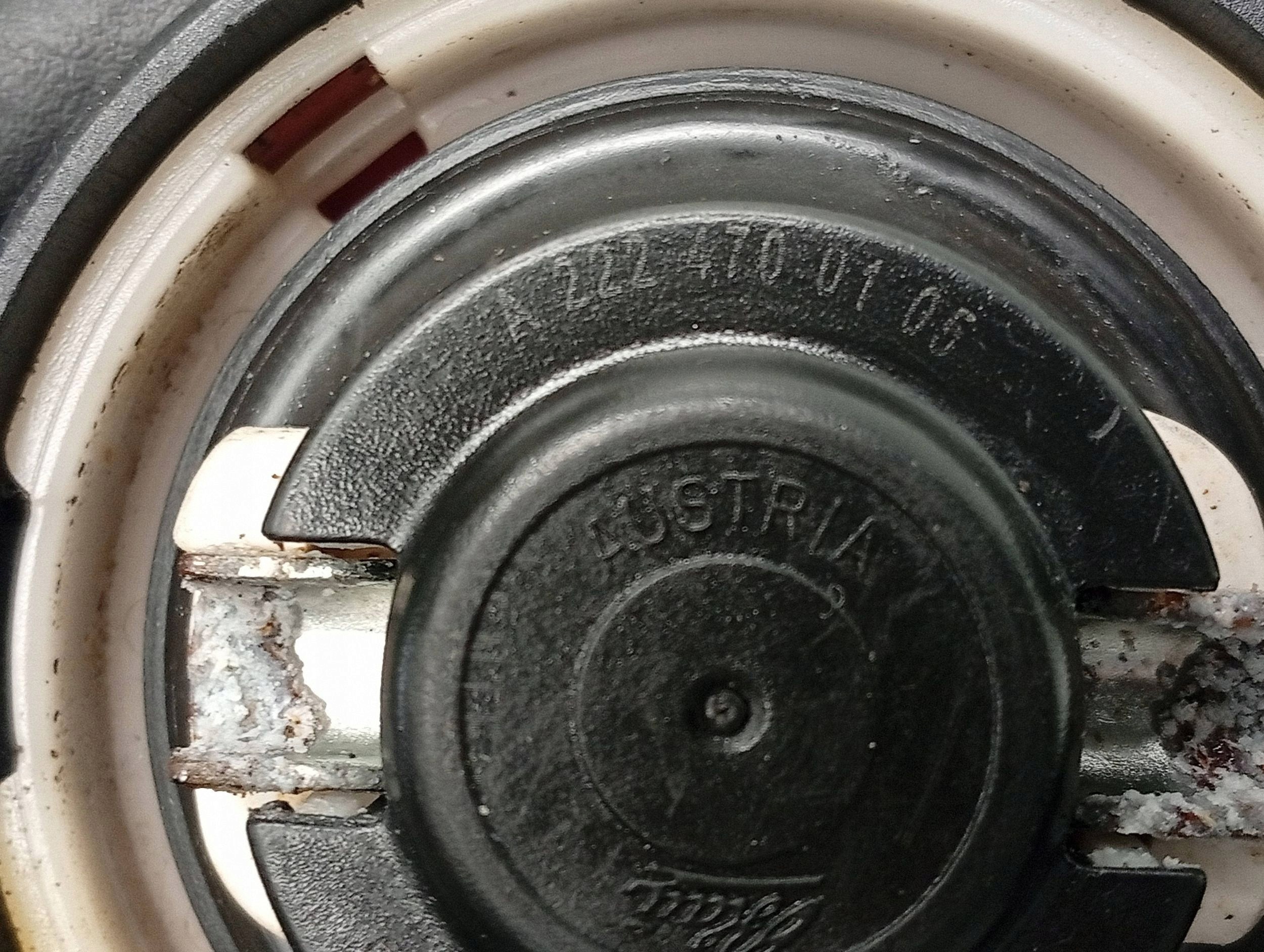 Mercedes-Benz A2224700105 Bränsletanklock image 5