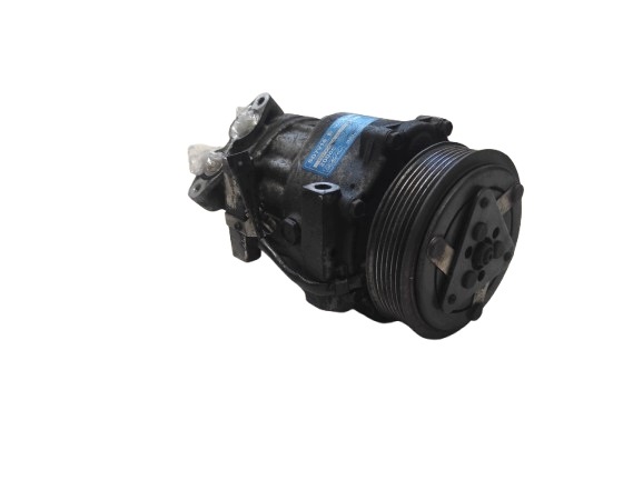 Volvo V50 1.6 TD Compressor AC Usado image 2