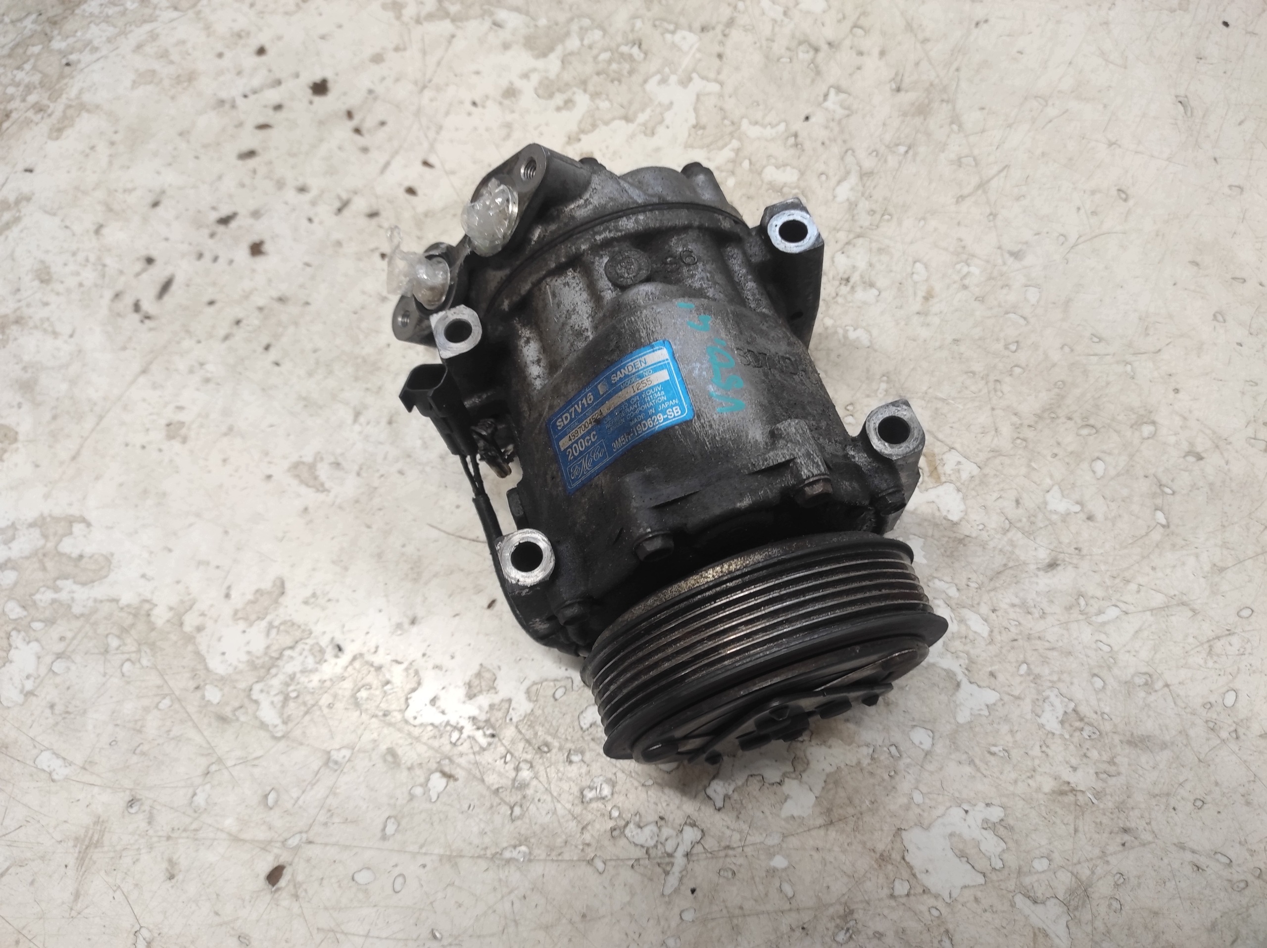 Volvo V50 1.6 TD Compressor AC Usado image 3