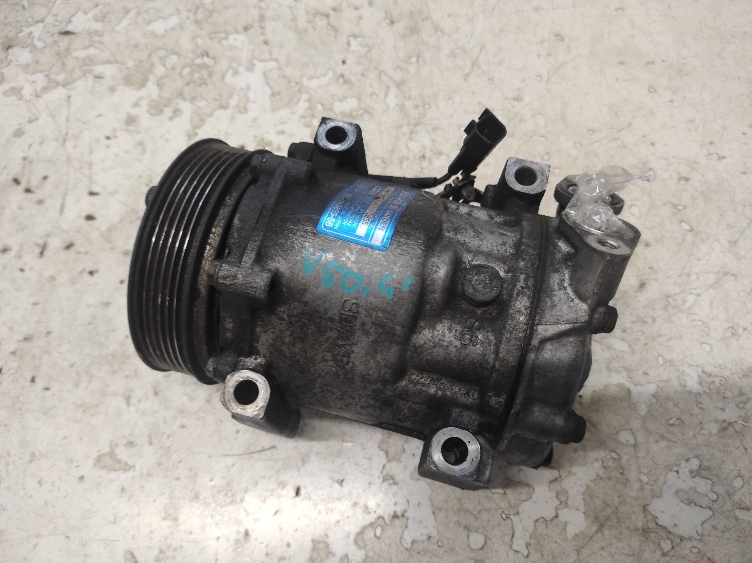 Volvo V50 1.6 TD Compressor AC Usado image 5