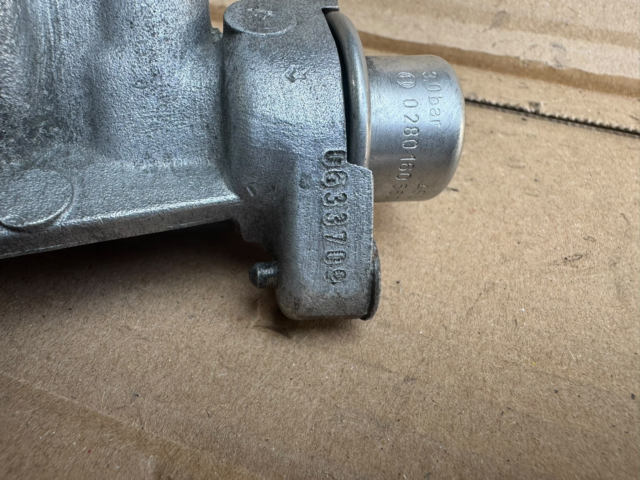 Régulateur de carburant Renault Laguna Megane image 7