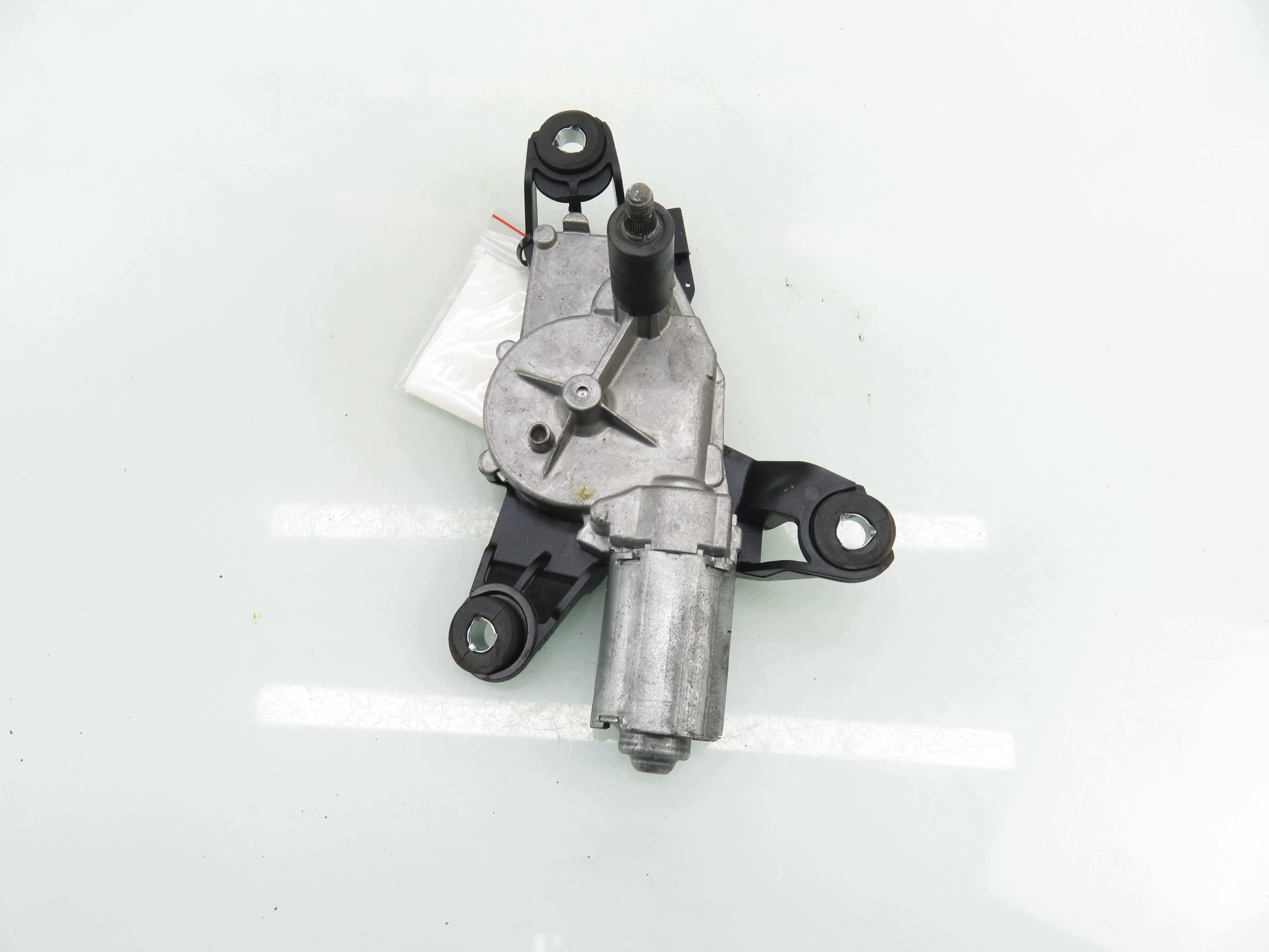 Achterruitwissermotor Mitsubishi Colt VI 0390201599 image 3