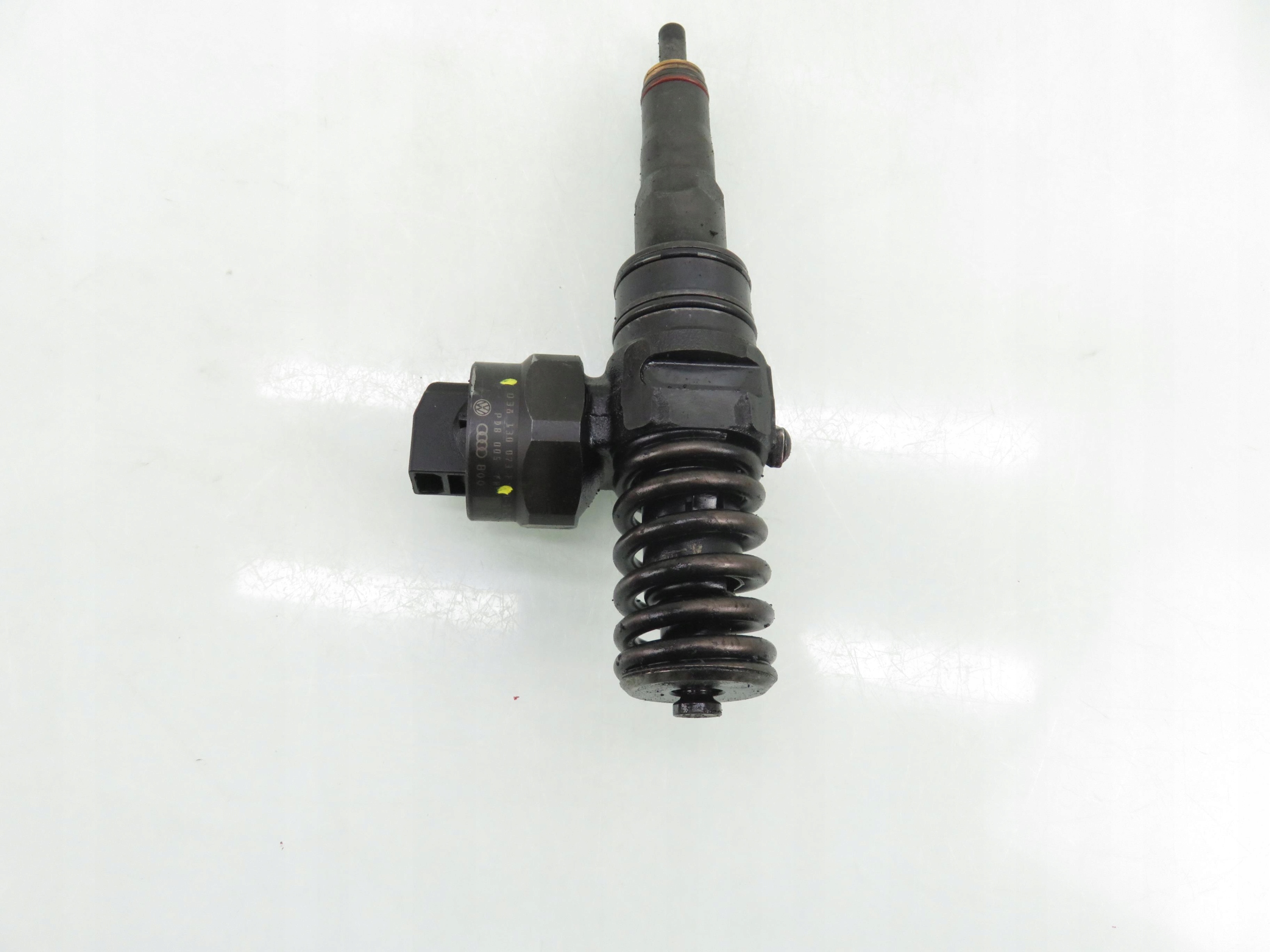 Ruiskutuspumppu VW 1.9 TDI 038130073F image 8