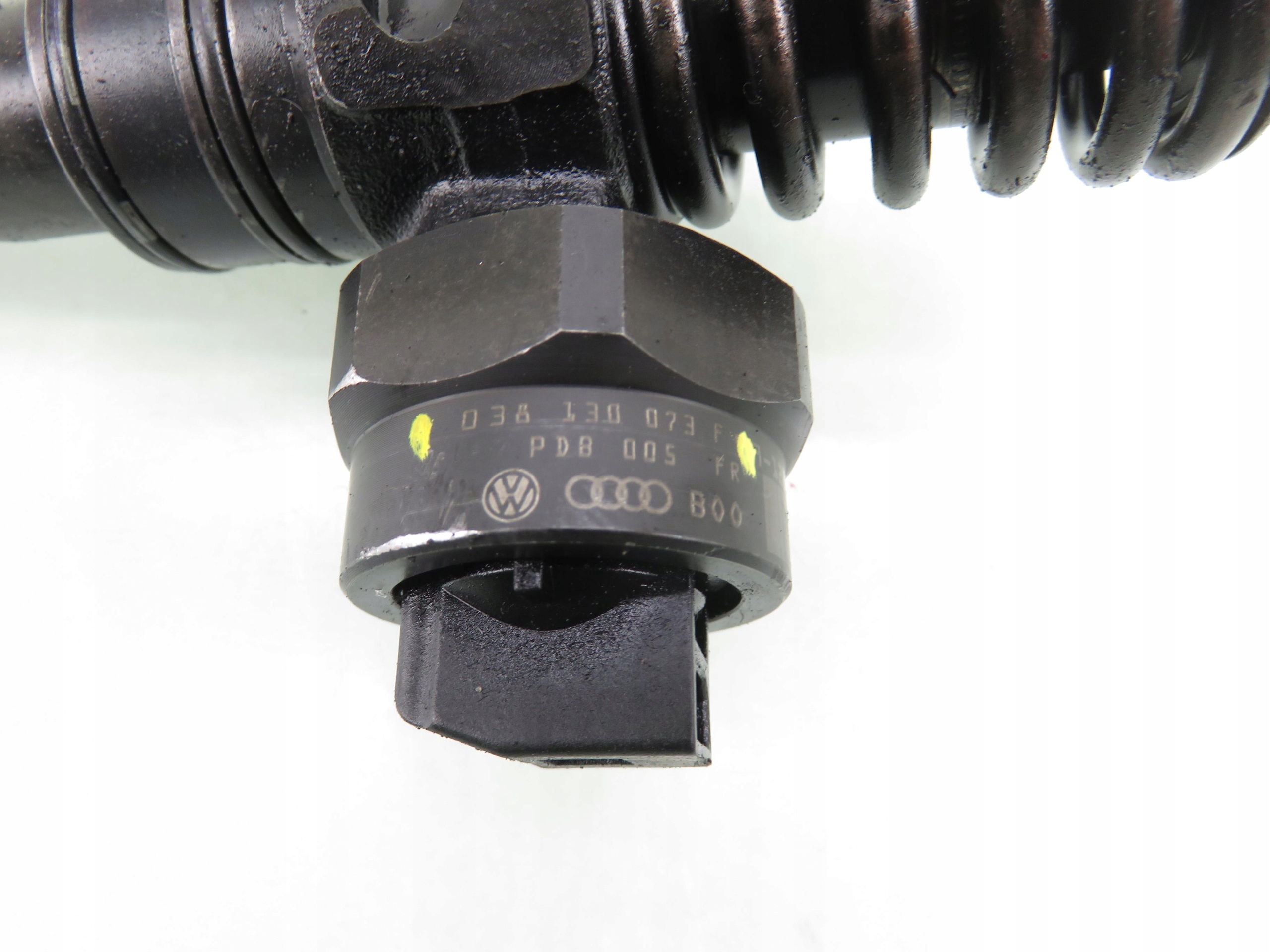 Ruiskutuspumppu VW 1.9 TDI 038130073F image 9