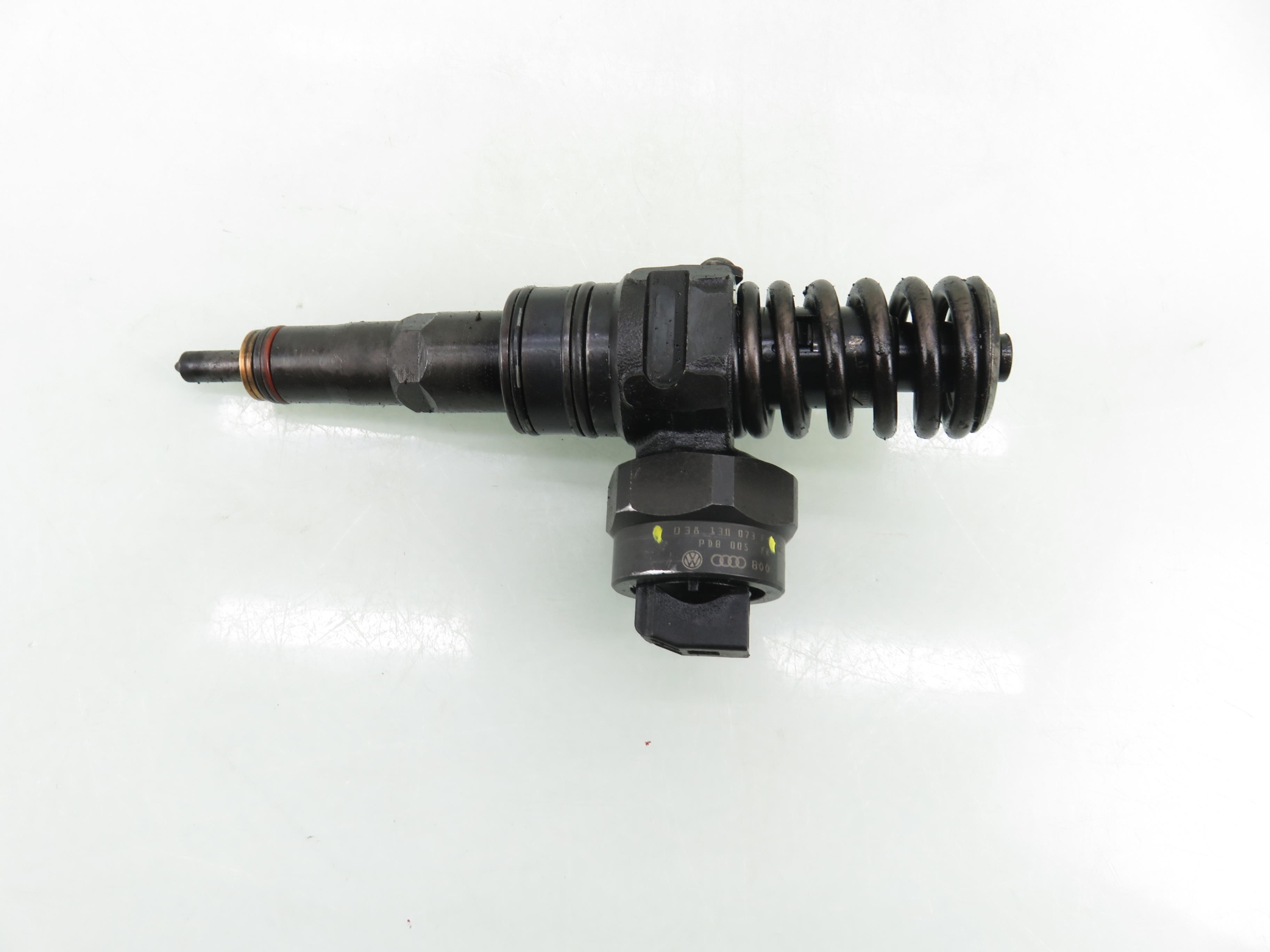 Ruiskutuspumppu VW 1.9 TDI 038130073F image 10