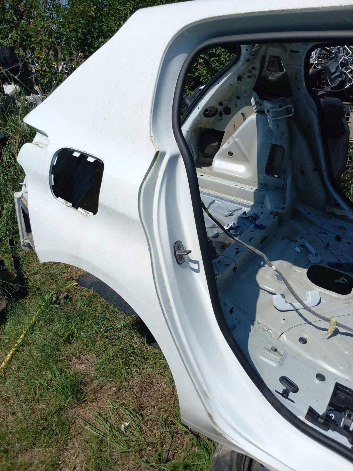 Peugeot 308 II T9 Lokasuoja Oikea Takana