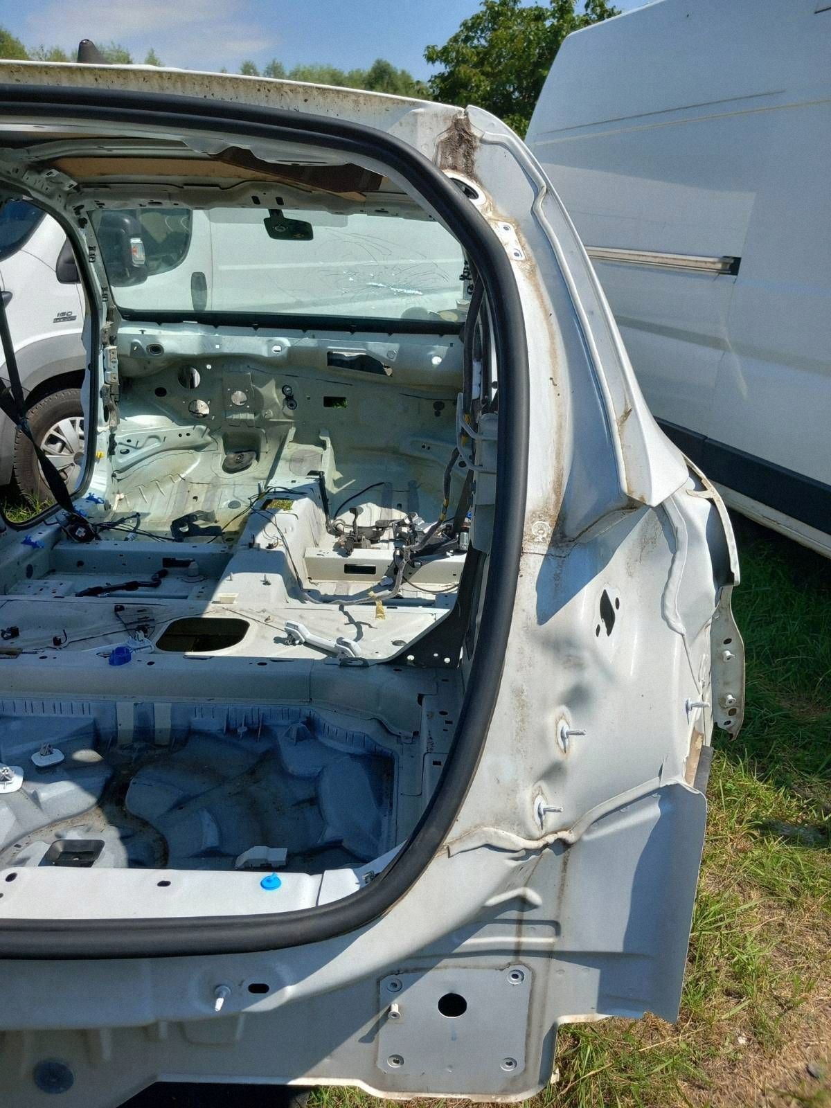 Peugeot 308 II T9 Rechtsachspod VPK2766 Gebraucht image 3
