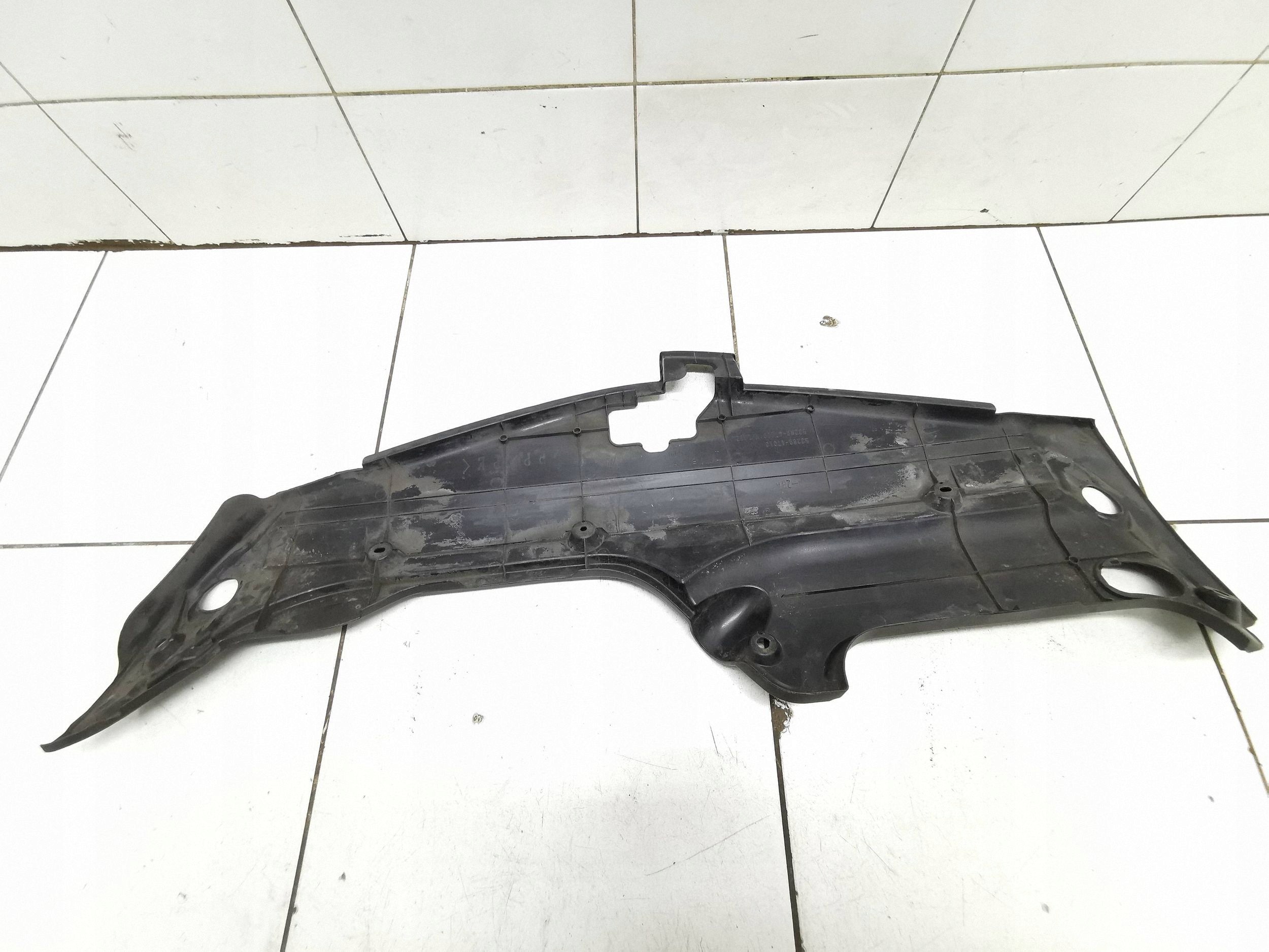 Jäähdyttimen suojus Toyota Prius XW20 5328947010