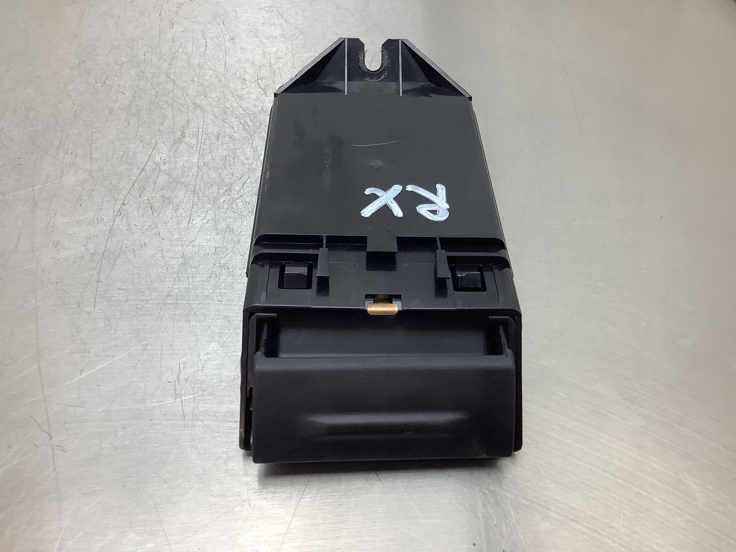 Porte-gobelet Lexus RX II GN621-02050 image 2