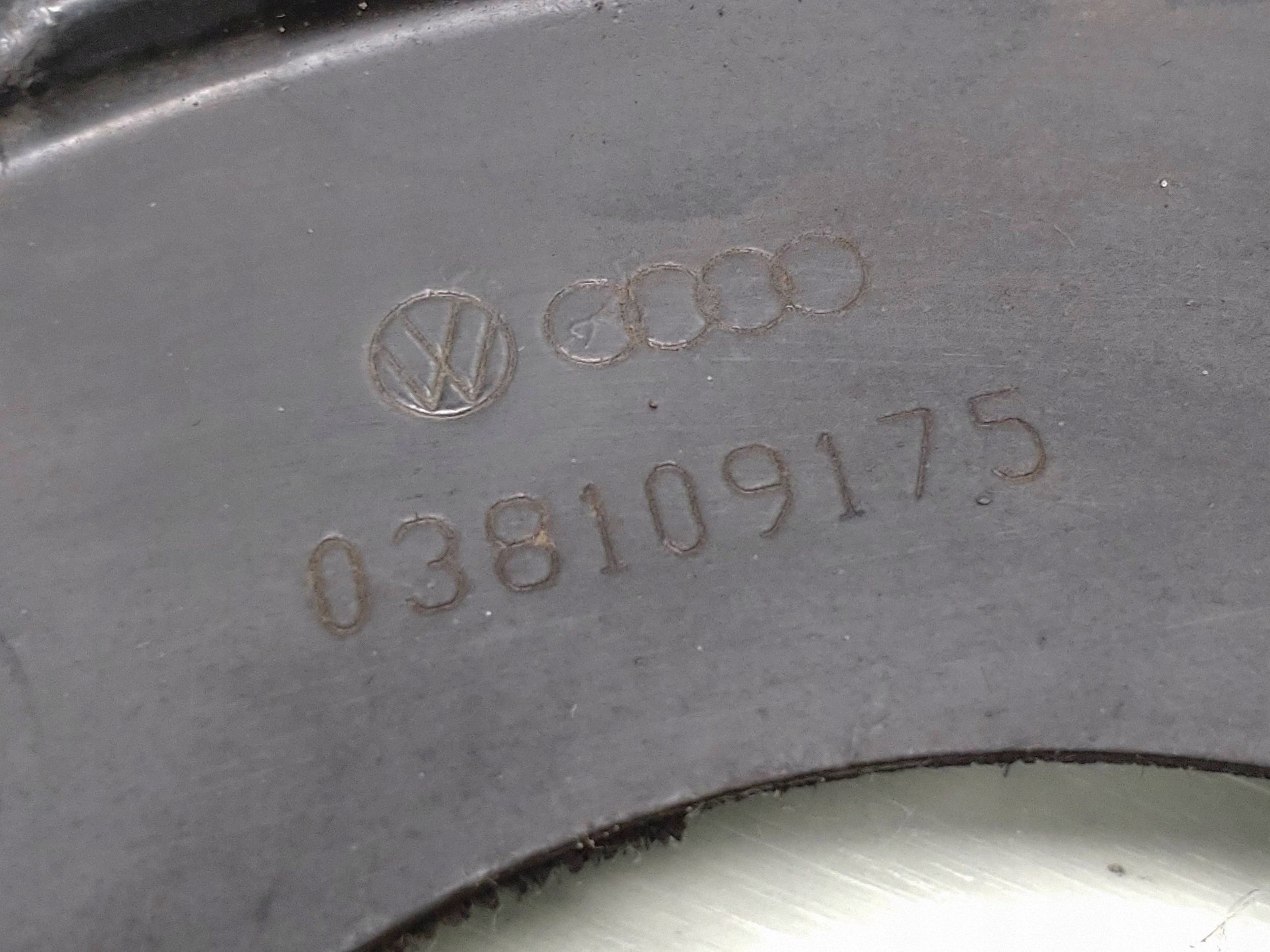 Audi OE 038109175 Cache de distribution image 3