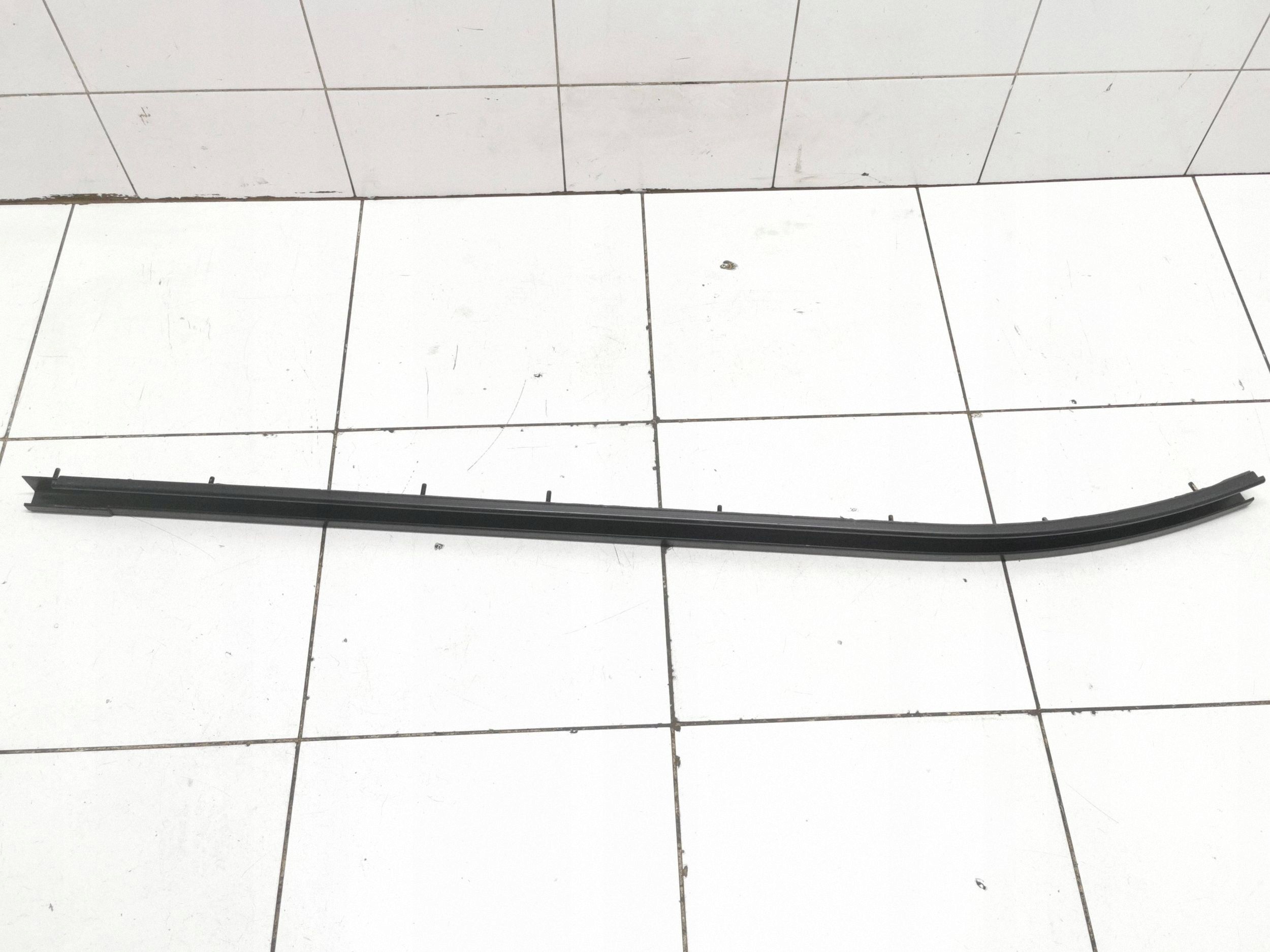 VW Crafter 2011 Schiebetür-Oberschiene A9067660037 image 2