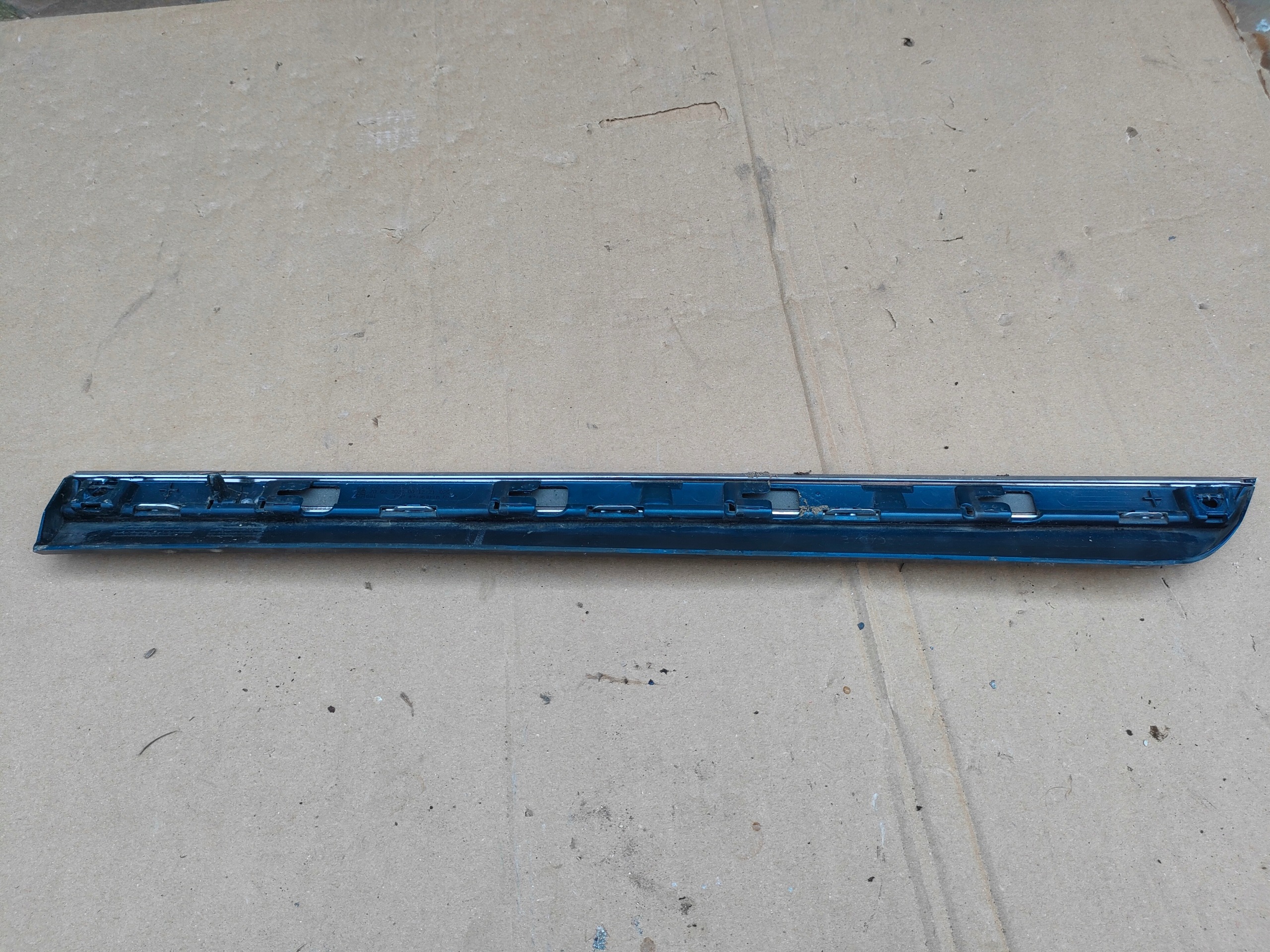VW Passat B8 3G takalista oem 3G0854950 image 5