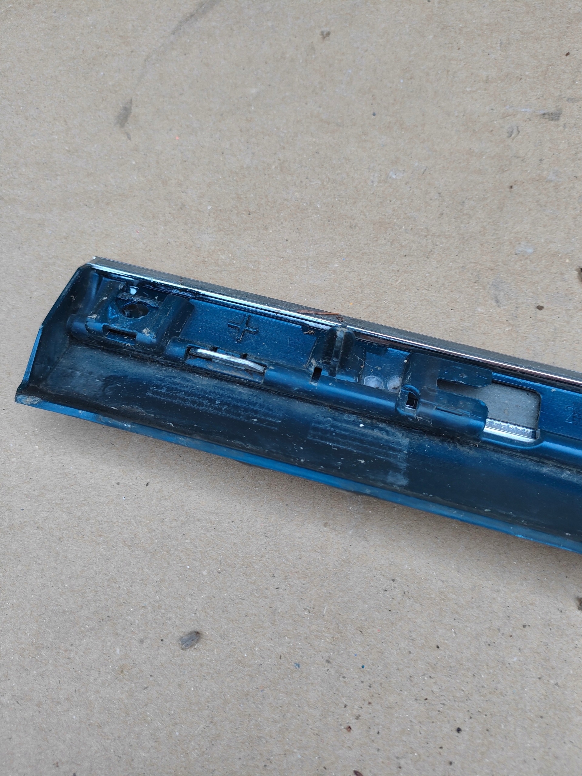 VW Passat B8 3G takalista oem 3G0854950 image 6